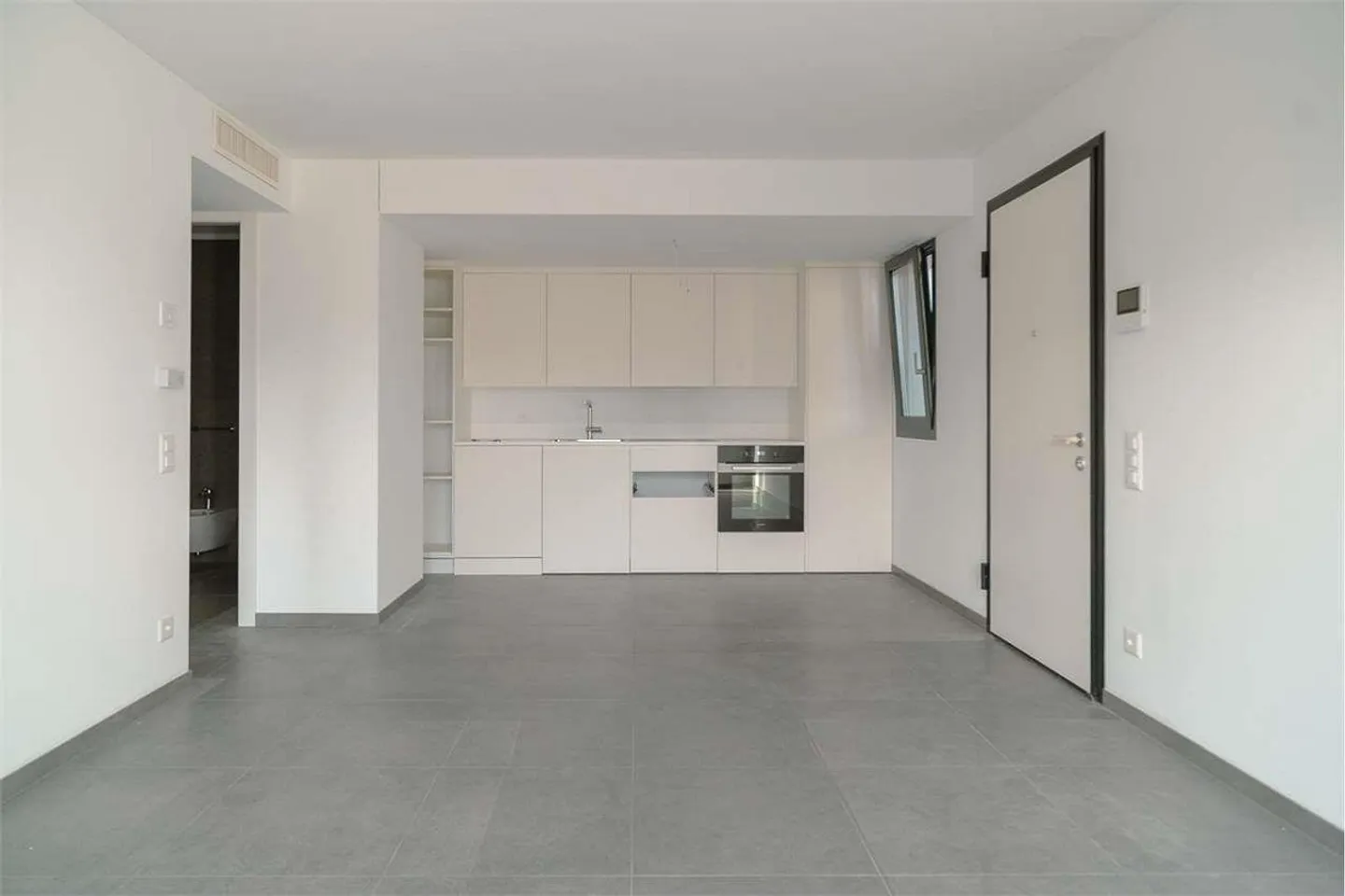 Vacallo: exclusive 2.5-room high-end apartment with a view of greenery - Photo 6 of 12
