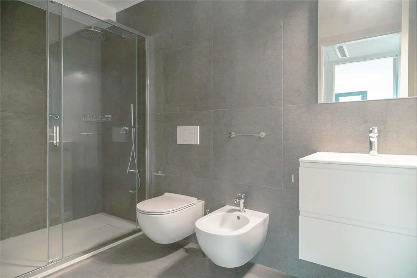 Vacallo: exclusive 2.5-room high-end apartment with a view of greenery - Photo 11 of 12