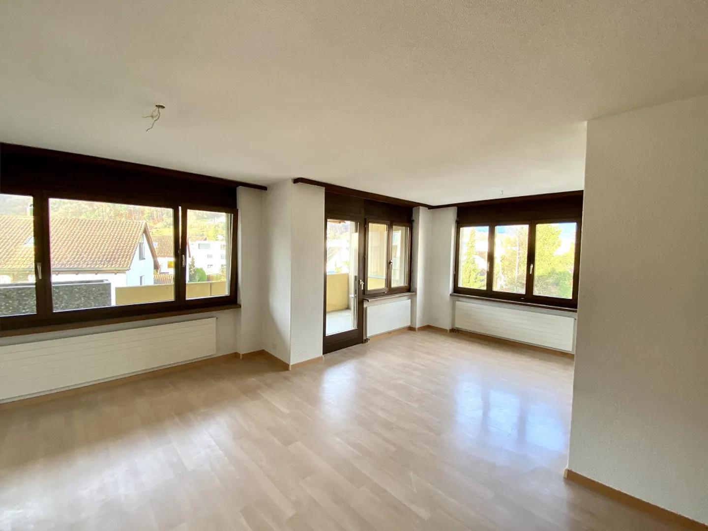 Appartement 3.5 pièces dans un beau quartier résidentiel - Photo 3 sur 8