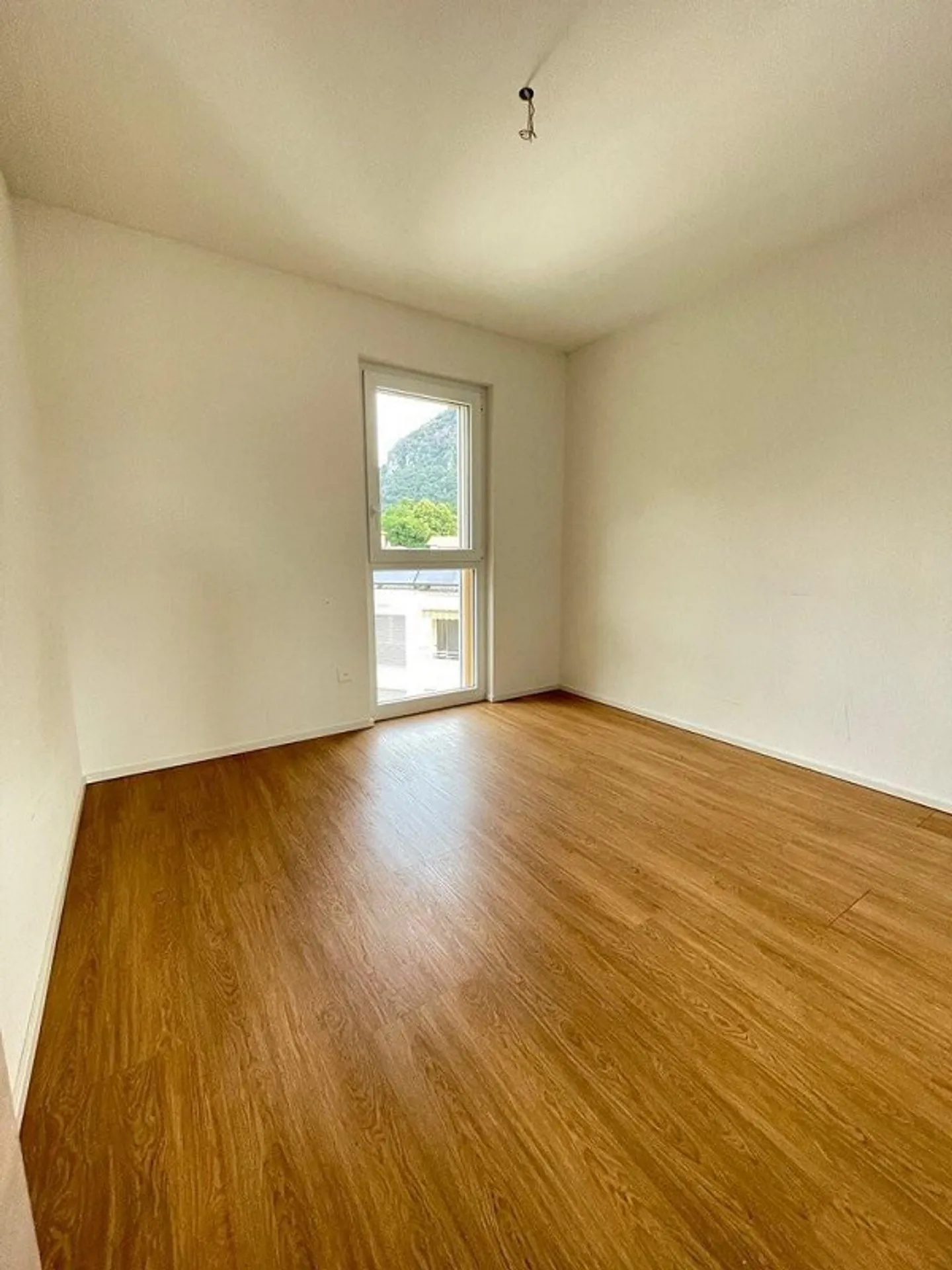 Bright apartment in a small building - Photo 7 of 10
