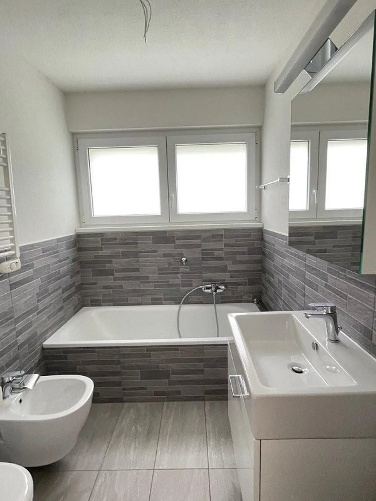 Bright apartment in a small building - Photo 9 of 10