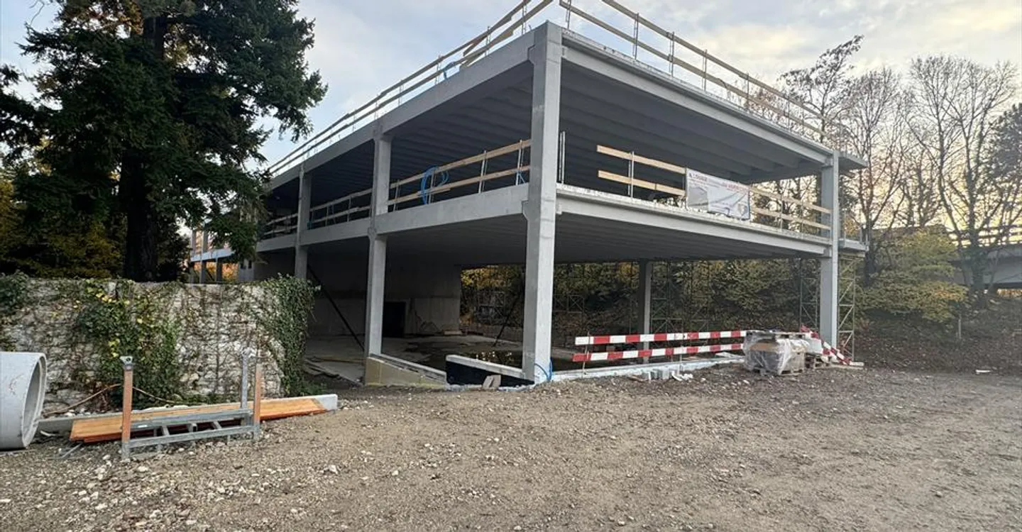 Immeuble mixte à louer - Photo 3 sur 9