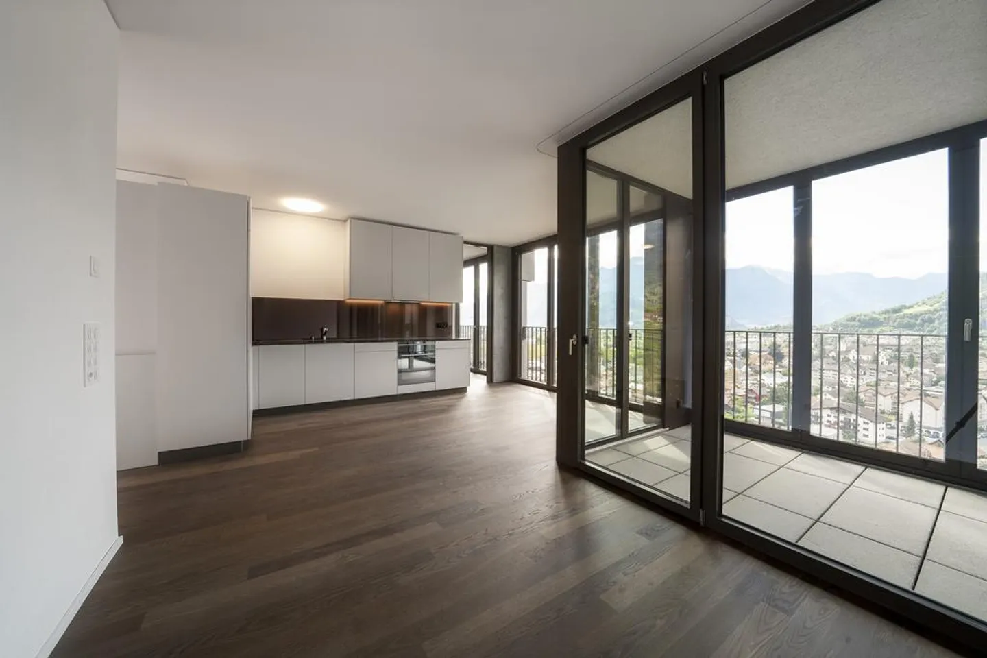 Appartamento spazioso in posizione privilegiata - Foto 1 di 12