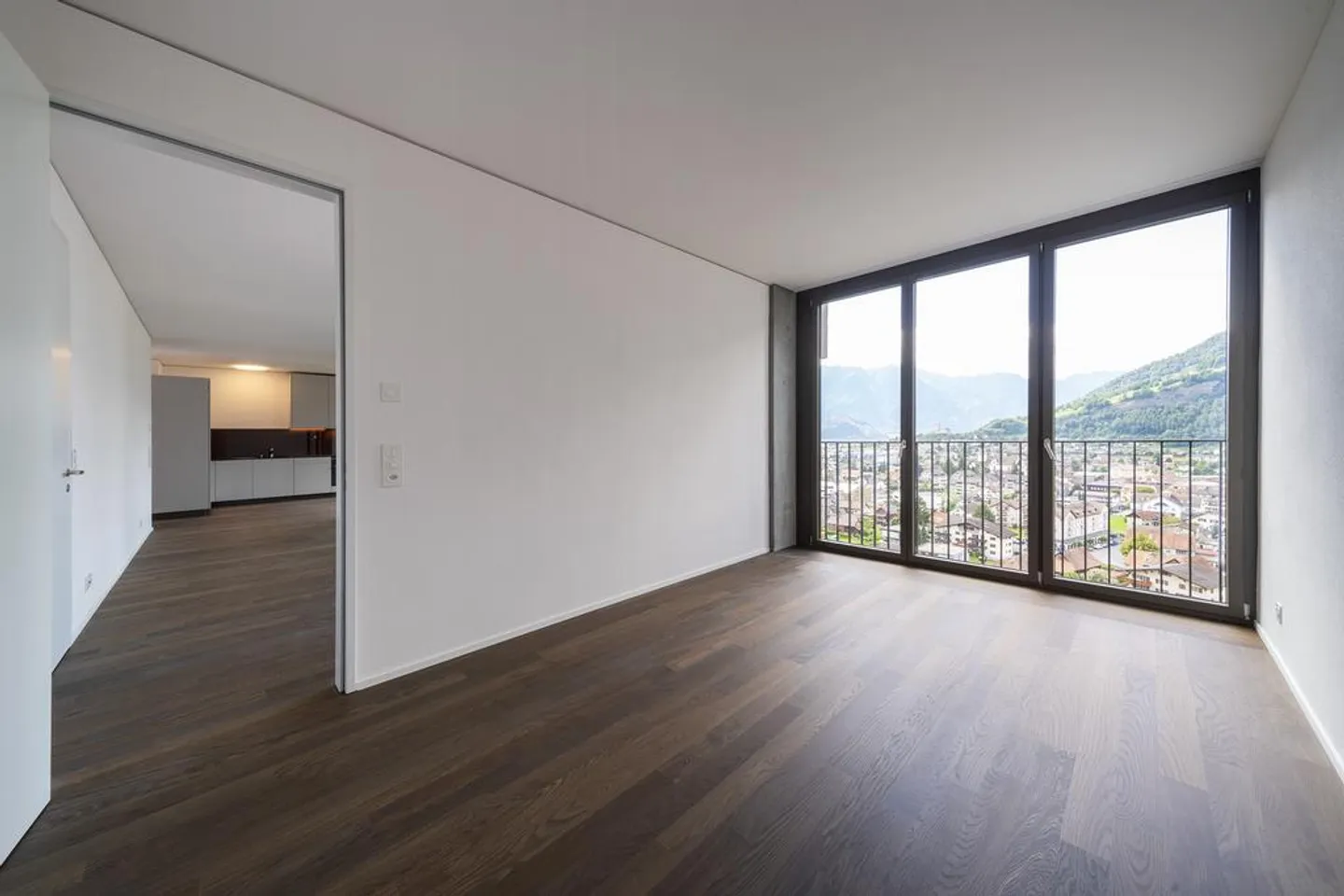 Appartamento spazioso in posizione privilegiata - Foto 4 di 12