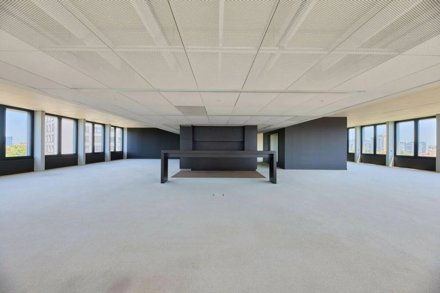 542 m² High Class Office with a View - Your New Chapter on the 6th Floor - Photo 4 of 16