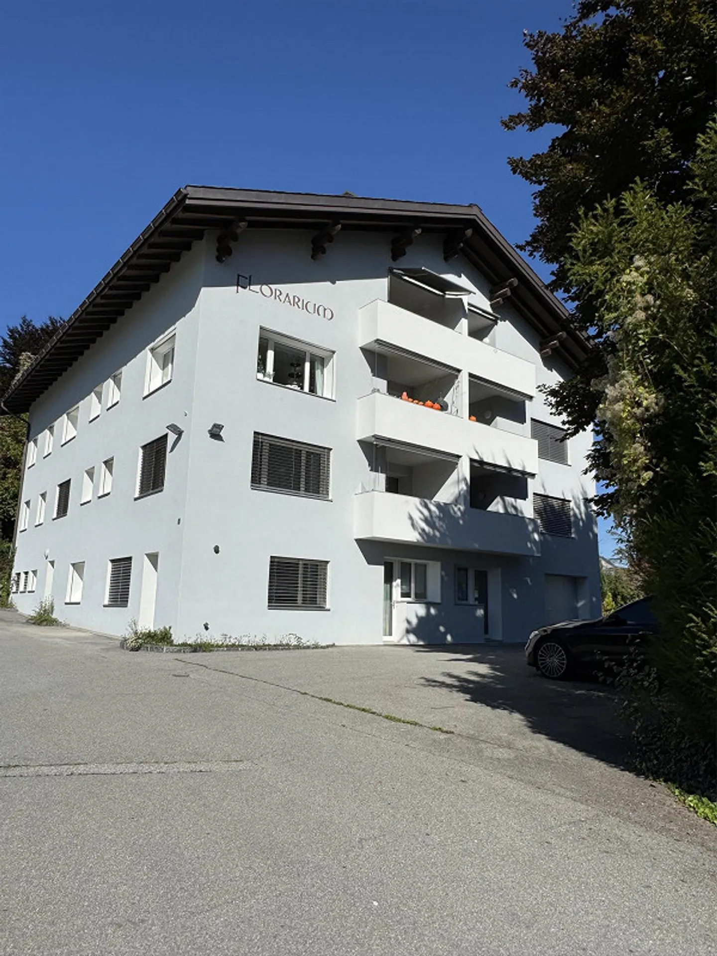 2 1/2 Room Apartment - Photo 1 of 7