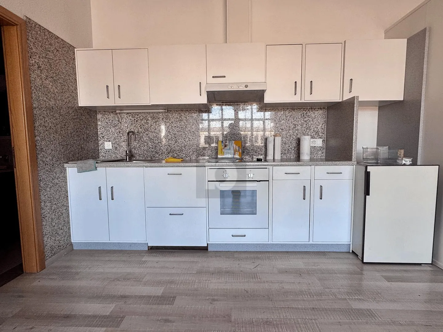 SPACIEUX BUREAUX AVEC CUISINE ET SDB - Photo 5 sur 5