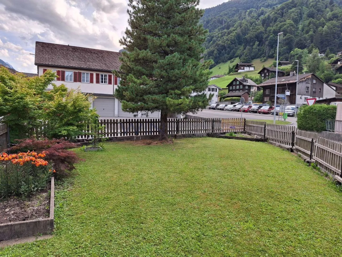 Rare and large two-family house - with commercial space and garages - Photo 11 of 11