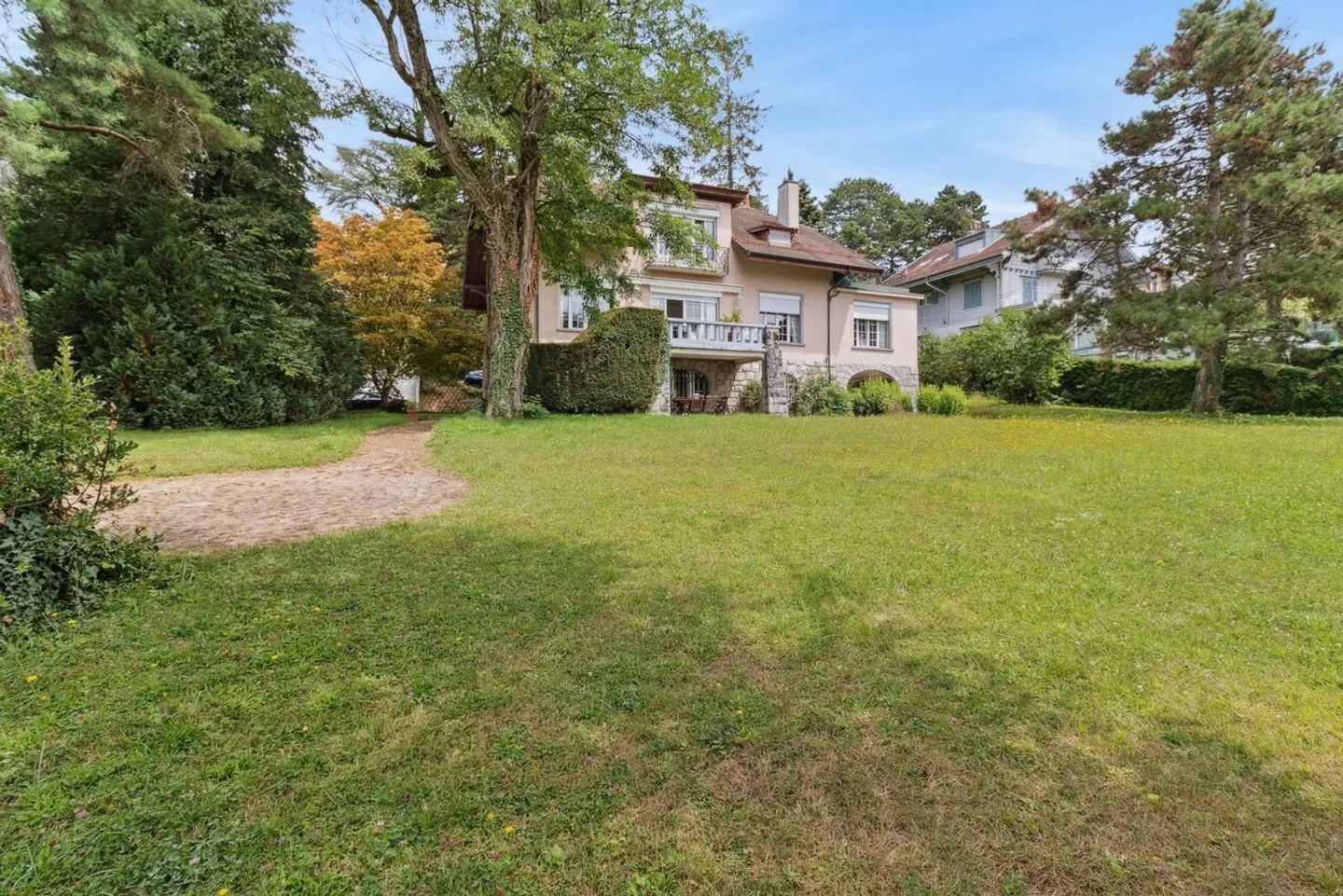 Appartement élégant avec jardin - Photo 1 sur 6