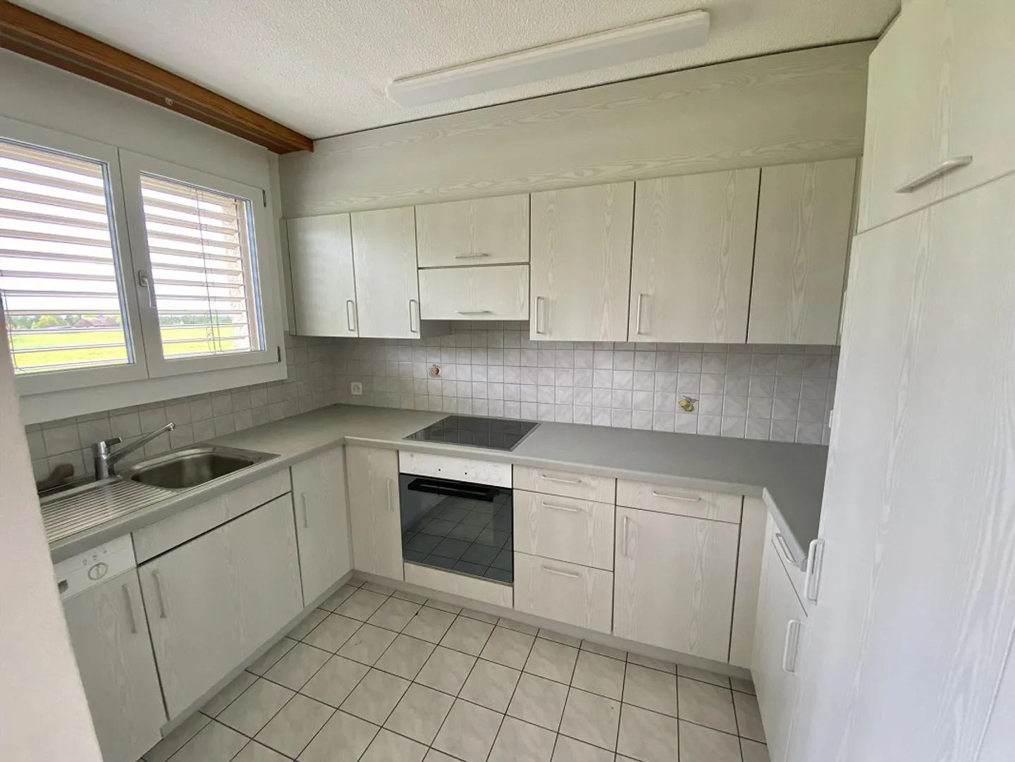 Appartamento 4.5 stanze in una posizione tranquilla e soleggiata - Foto 3 di 11