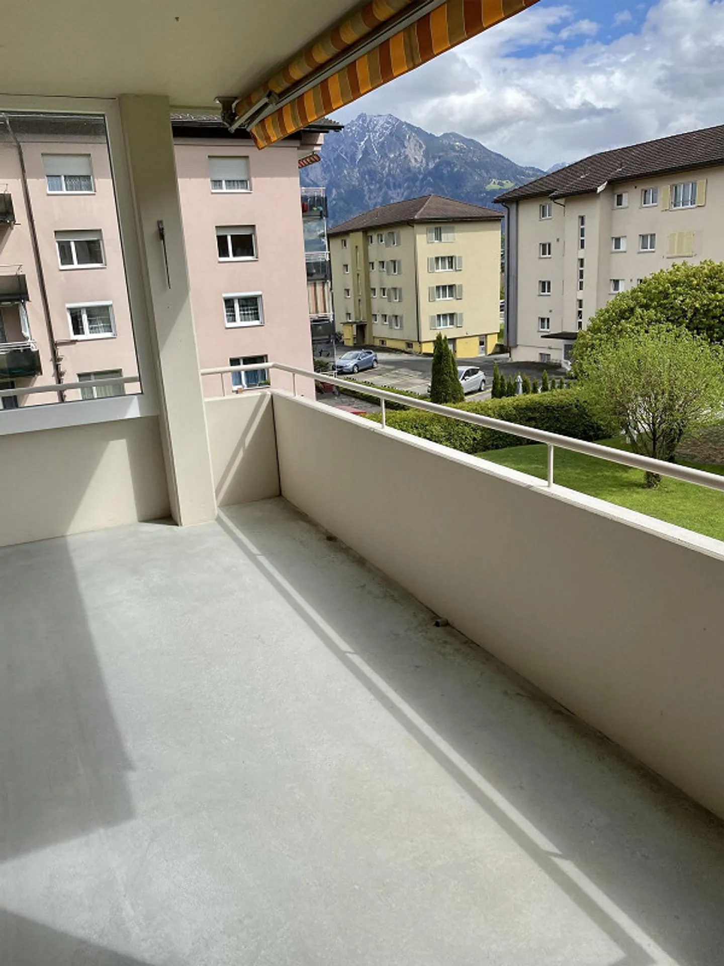Appartamento 4.5 stanze in una posizione tranquilla e soleggiata - Foto 5 di 11