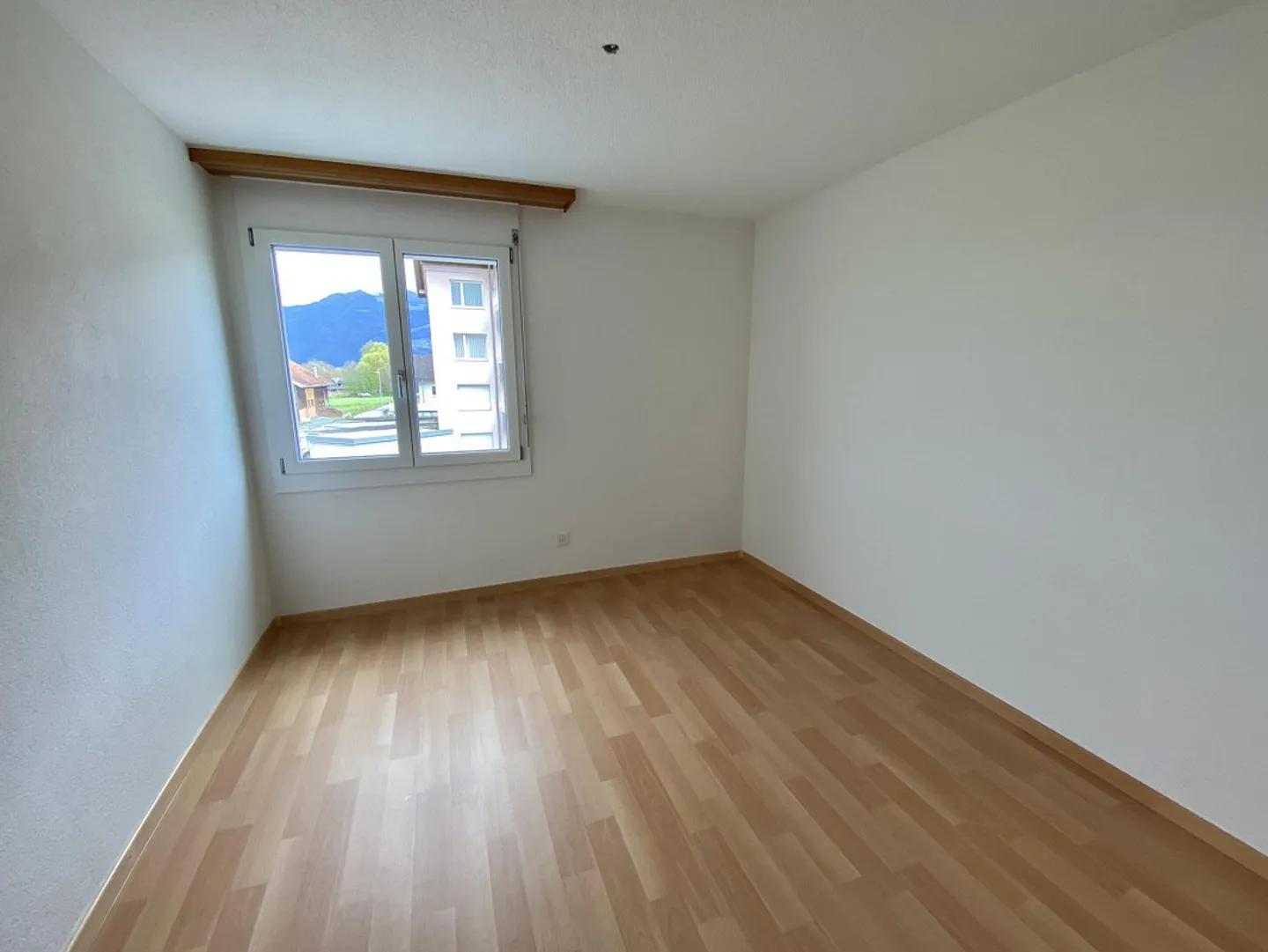 Appartamento 4.5 stanze in una posizione tranquilla e soleggiata - Foto 7 di 11