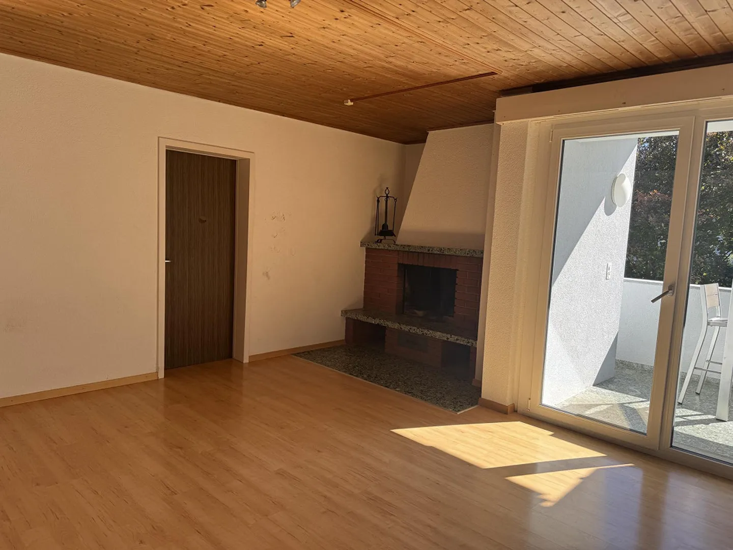 2 1/2 Room Apartment - Photo 3 of 7