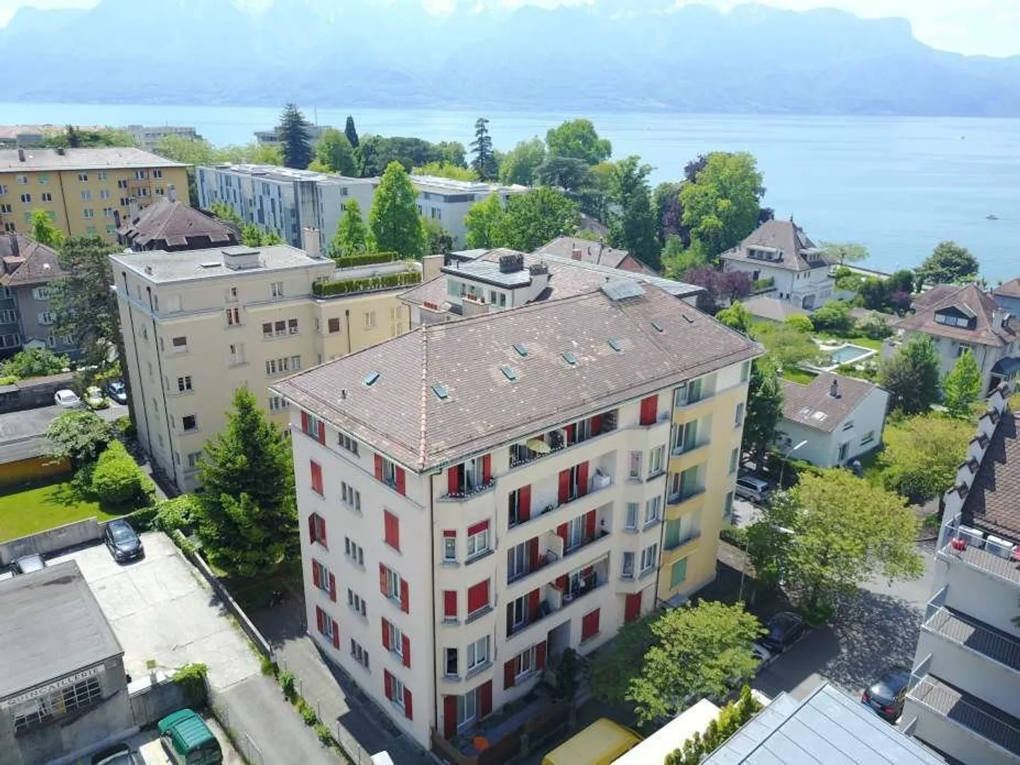 Con terrazza a 2 minuti dal lago!! - Foto 1 di 2
