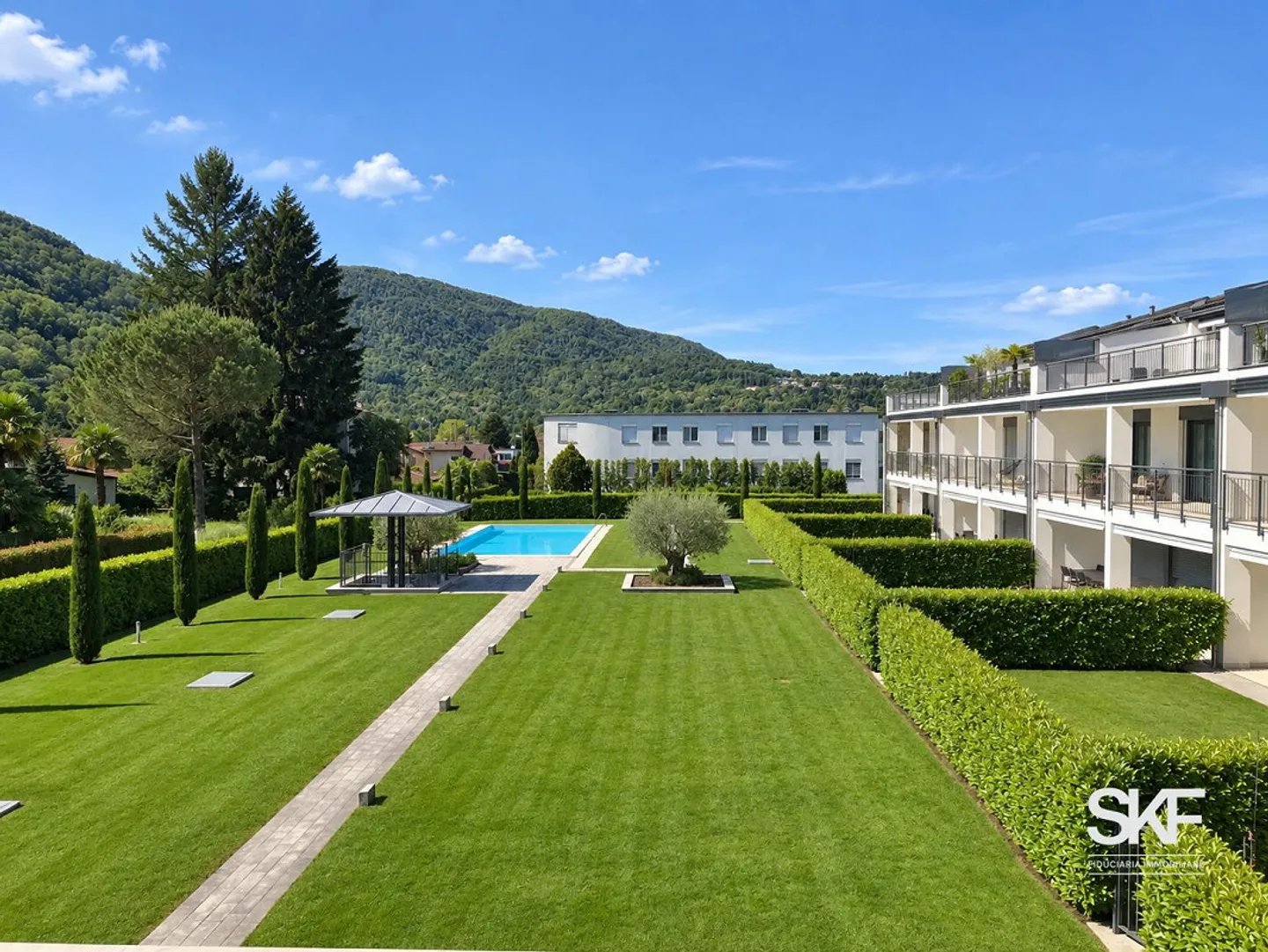 CASLANO - À VENDRE SPACIEUX 6.5 PIÈCES AVEC PISCINE - Photo 10 sur 11