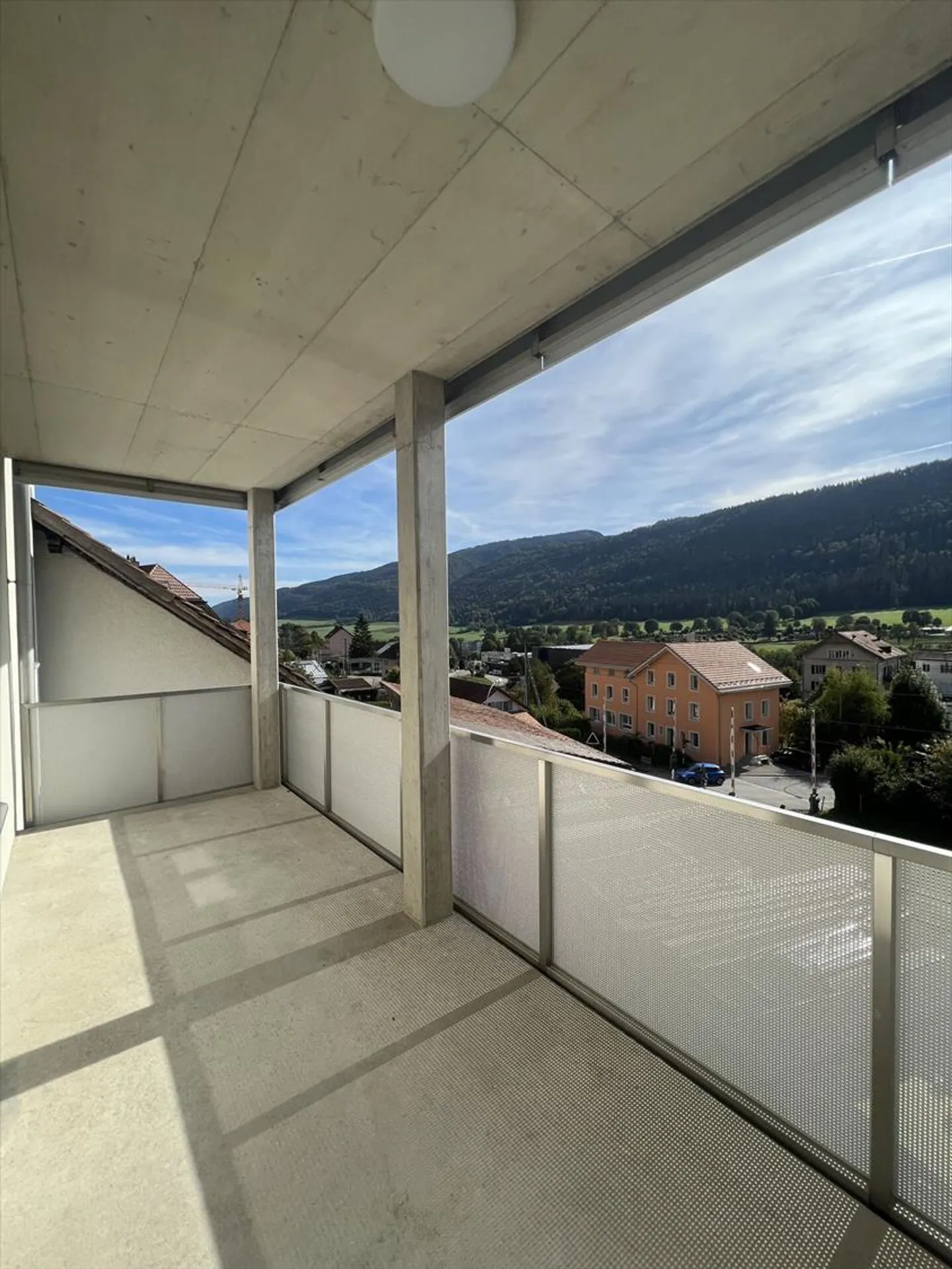 St-Imier, magnifico appartamento nuovo con grande balcone - Foto 9 di 9