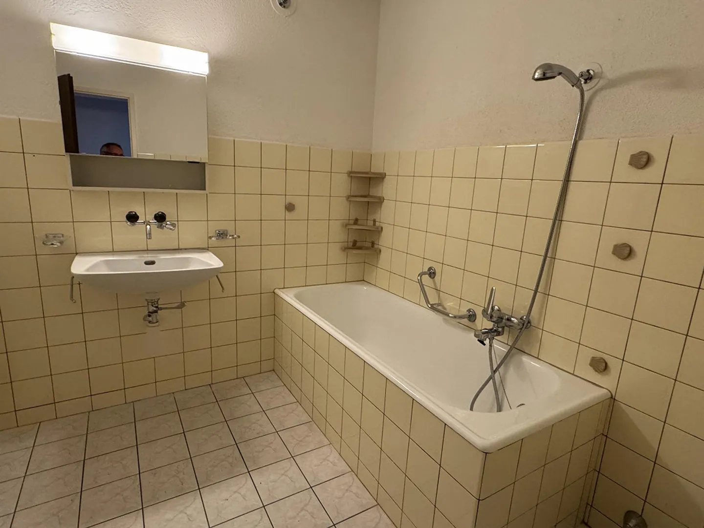 2 1/2 Room Apartment - Photo 5 of 7