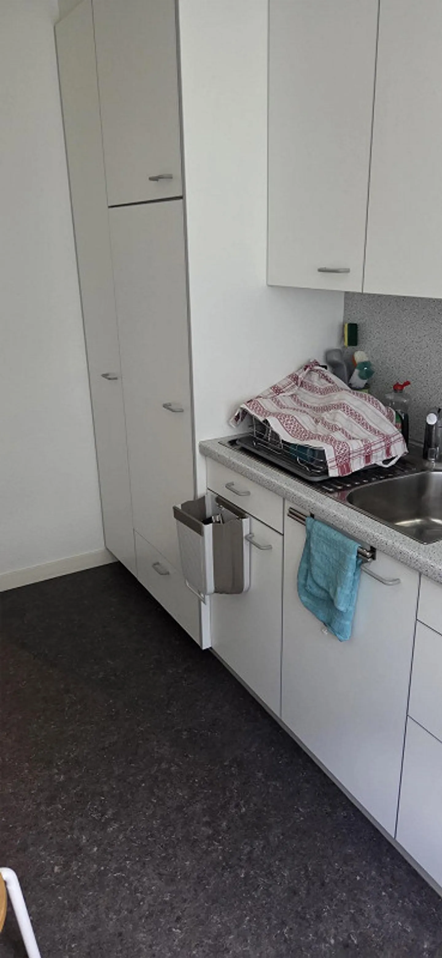 Appartement ensoleillé de 4 pièces à Waldenburg avec balcon - Photo 4 sur 16