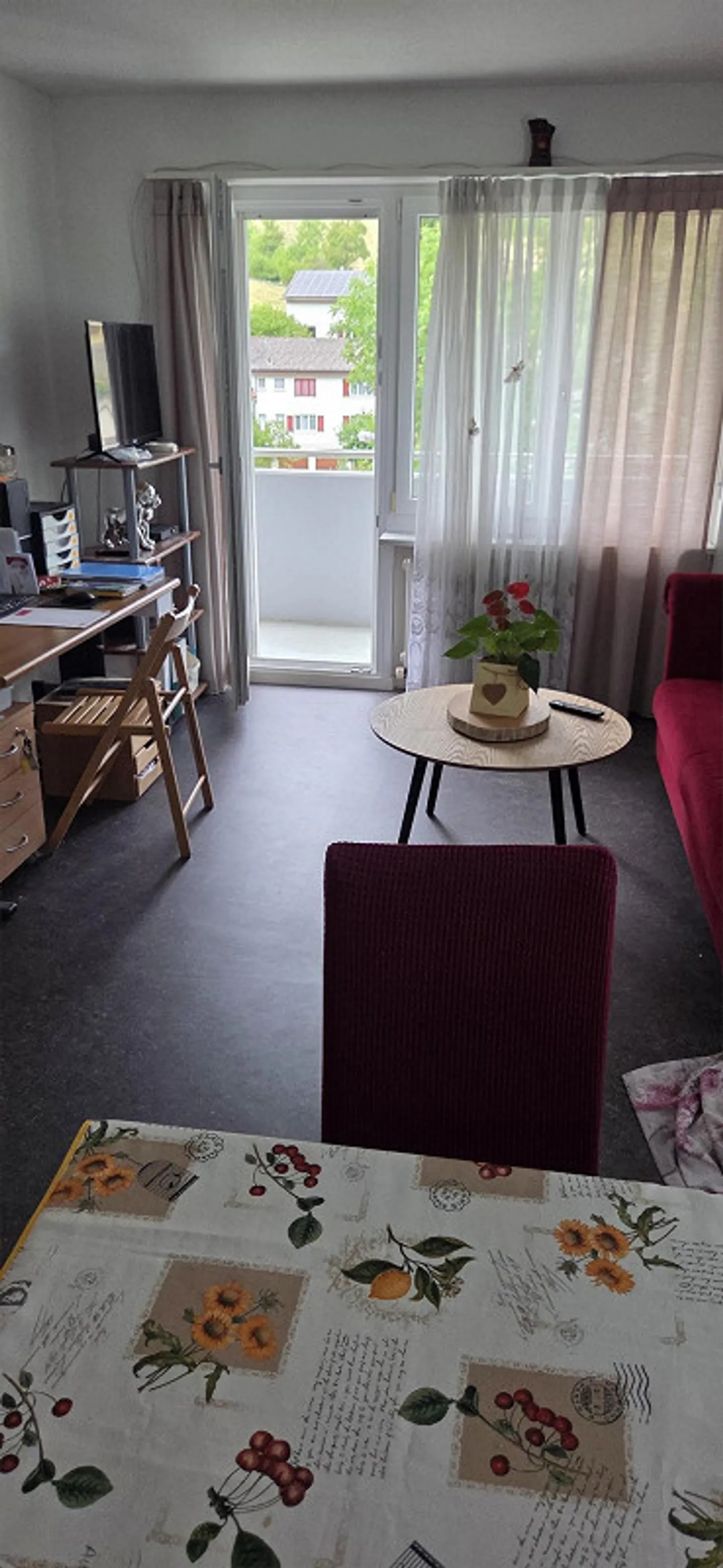 Appartement ensoleillé de 4 pièces à Waldenburg avec balcon - Photo 10 sur 16