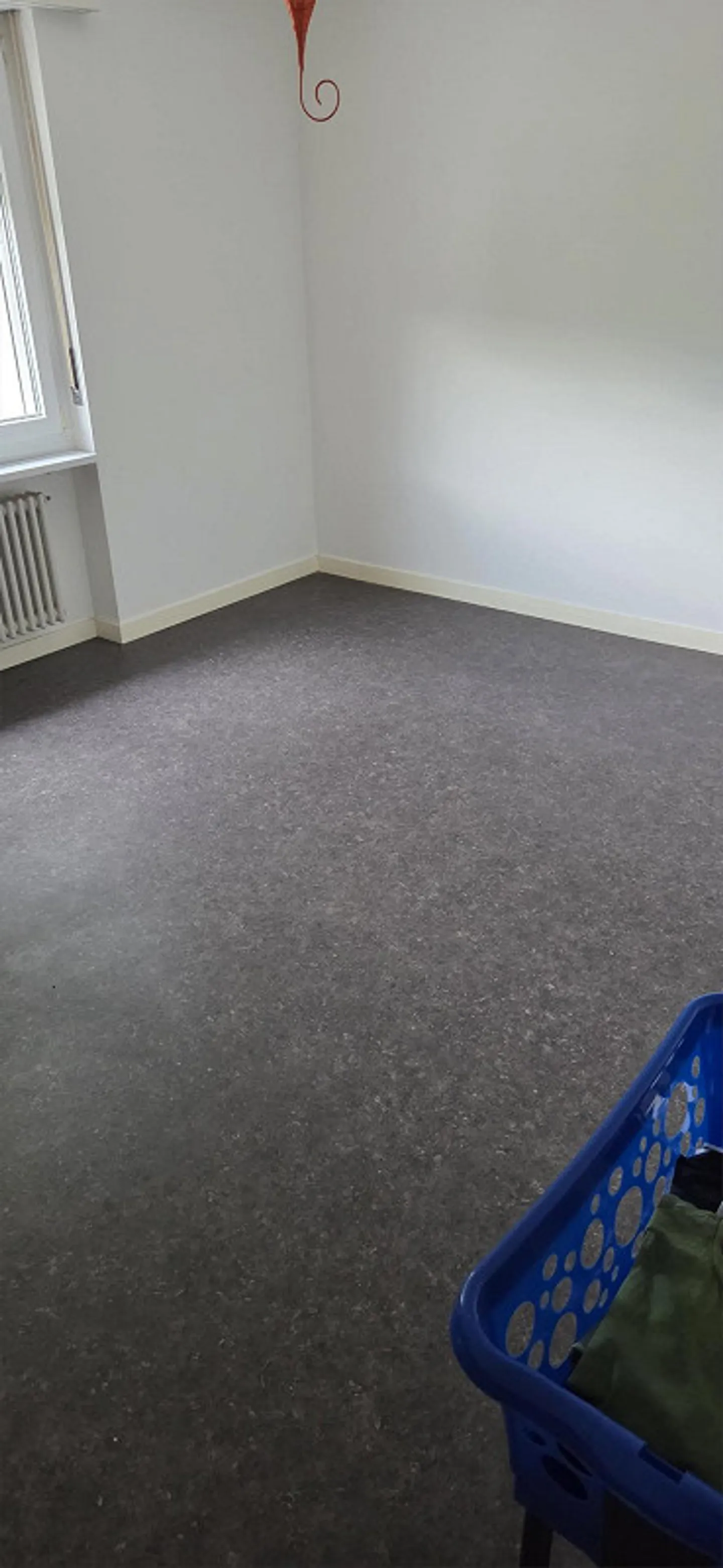 Appartement ensoleillé de 4 pièces à Waldenburg avec balcon - Photo 14 sur 16