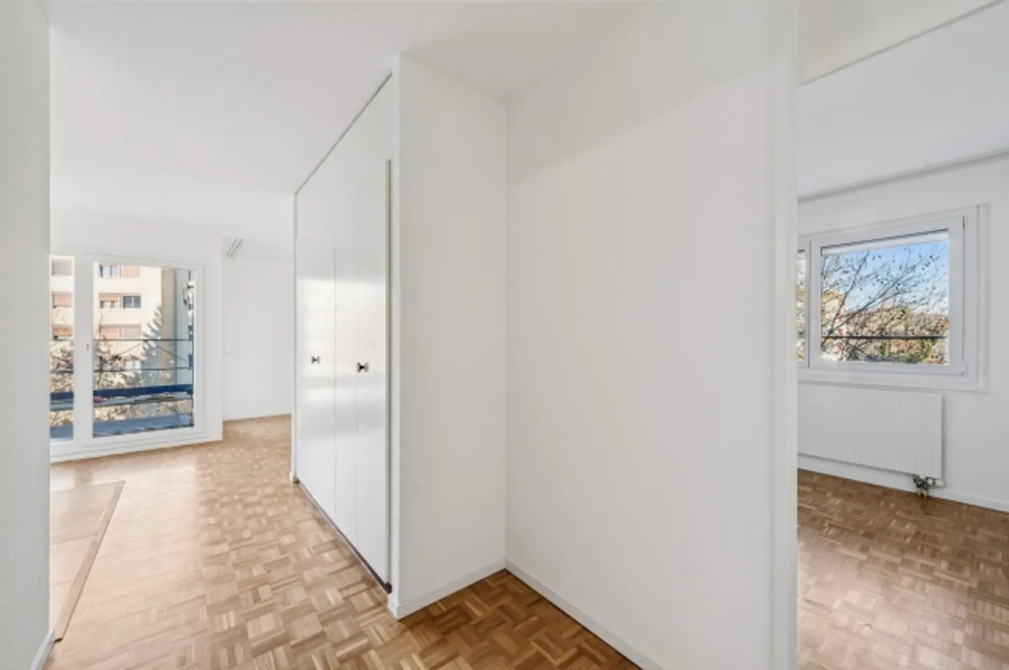 Renovated 2.5 room apartments available for rent - Photo 8 of 9