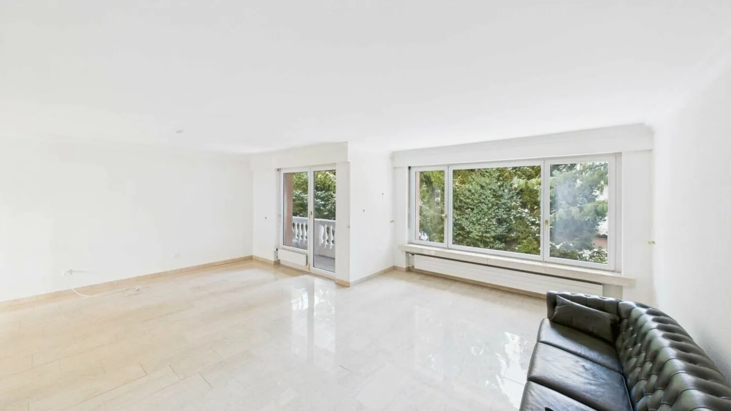 Detached House in the South Quarter - Photo 4 of 9