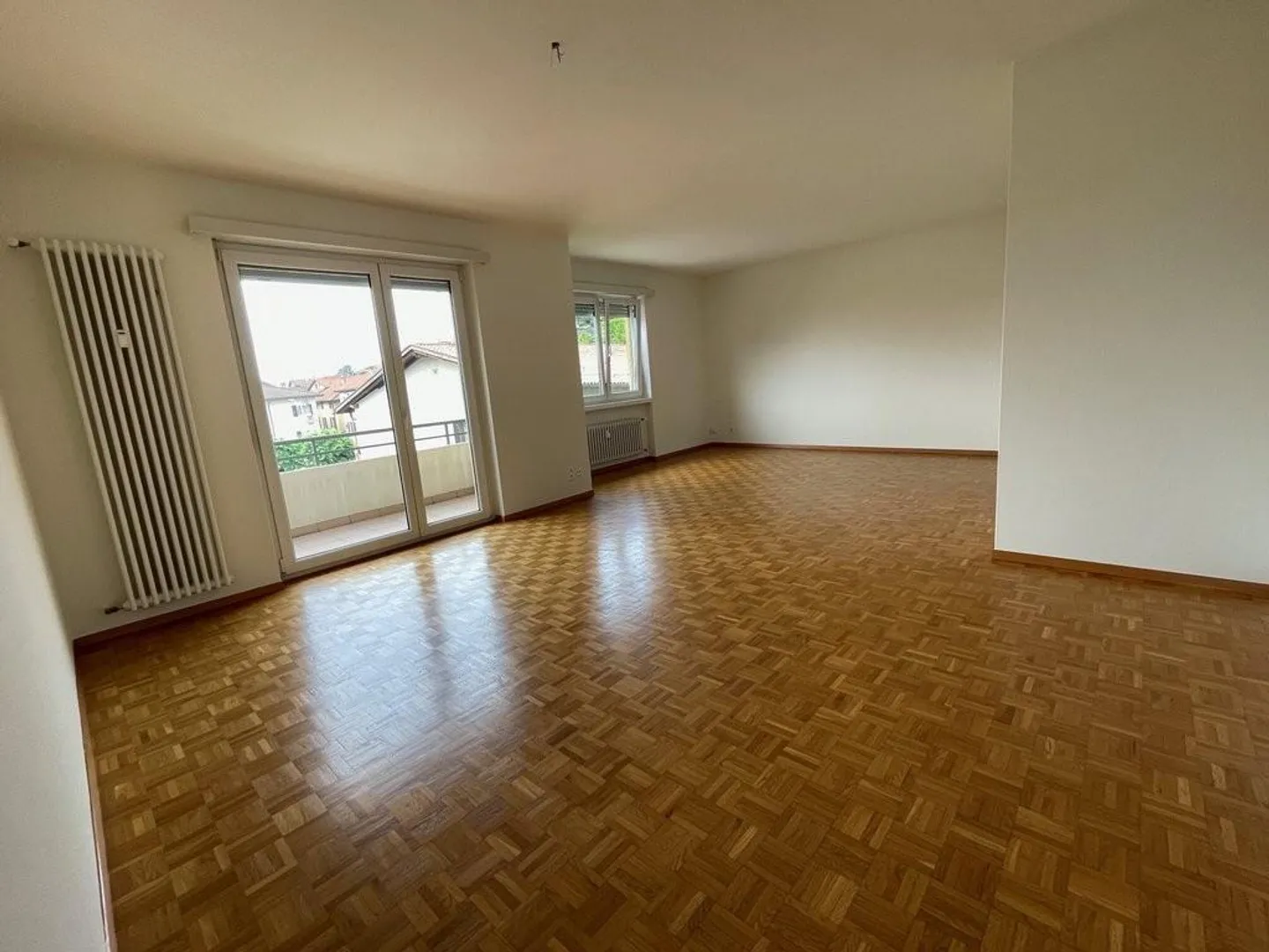 Spacious 4.5 Room Apartment Bright and Spacious - Photo 3 of 10