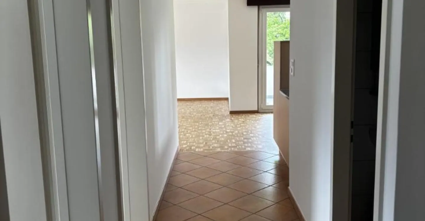 Spacious Apartment with View - Photo 3 of 12