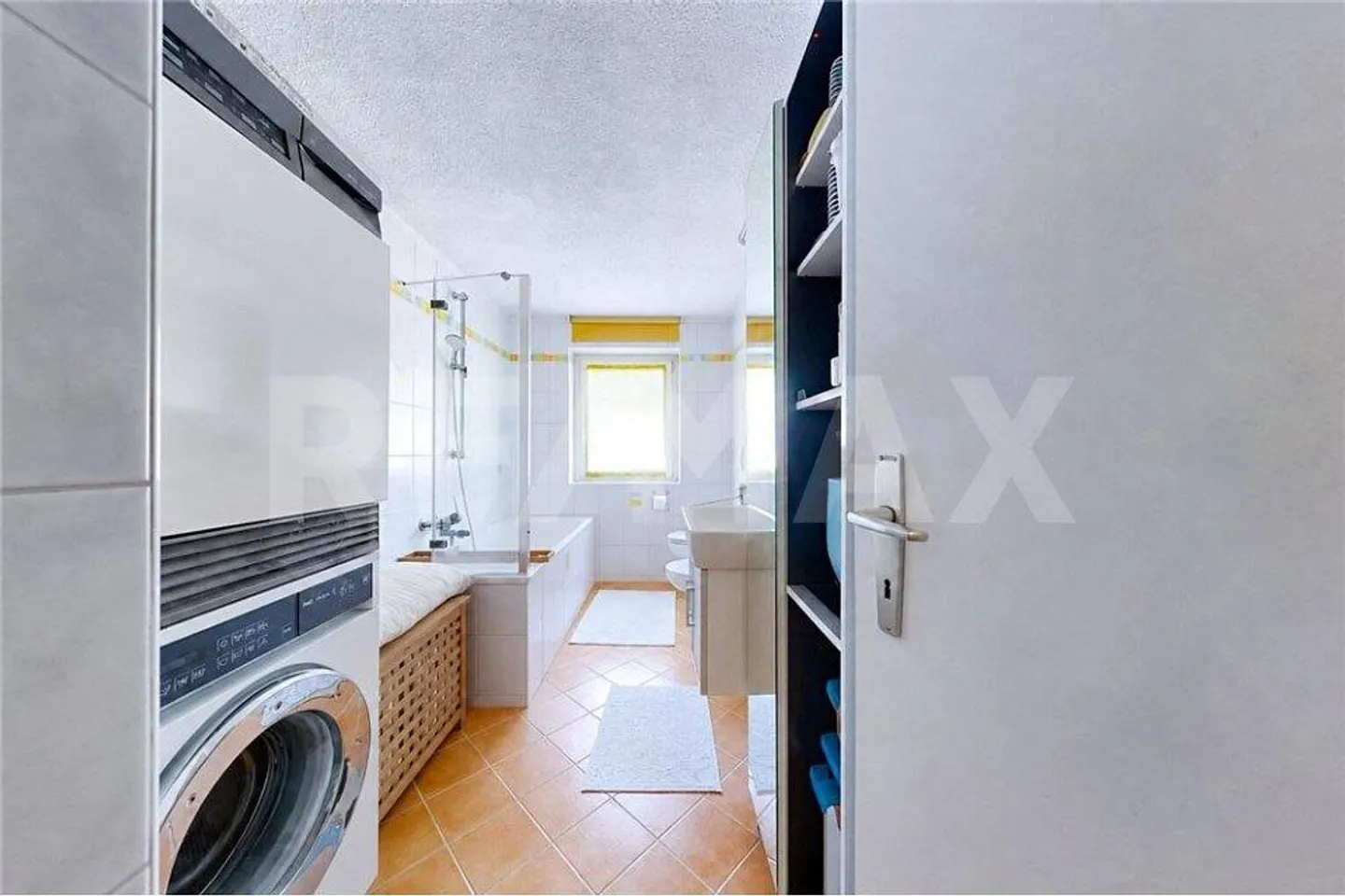 Spacious Mountain Apartment - Photo 10 of 13