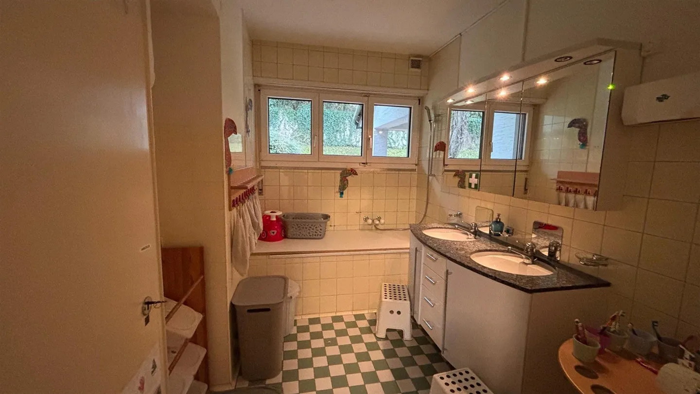 Maison individuelle de 10 pièces avec grand jardin et réserves d'utilisation - Photo 14 sur 29