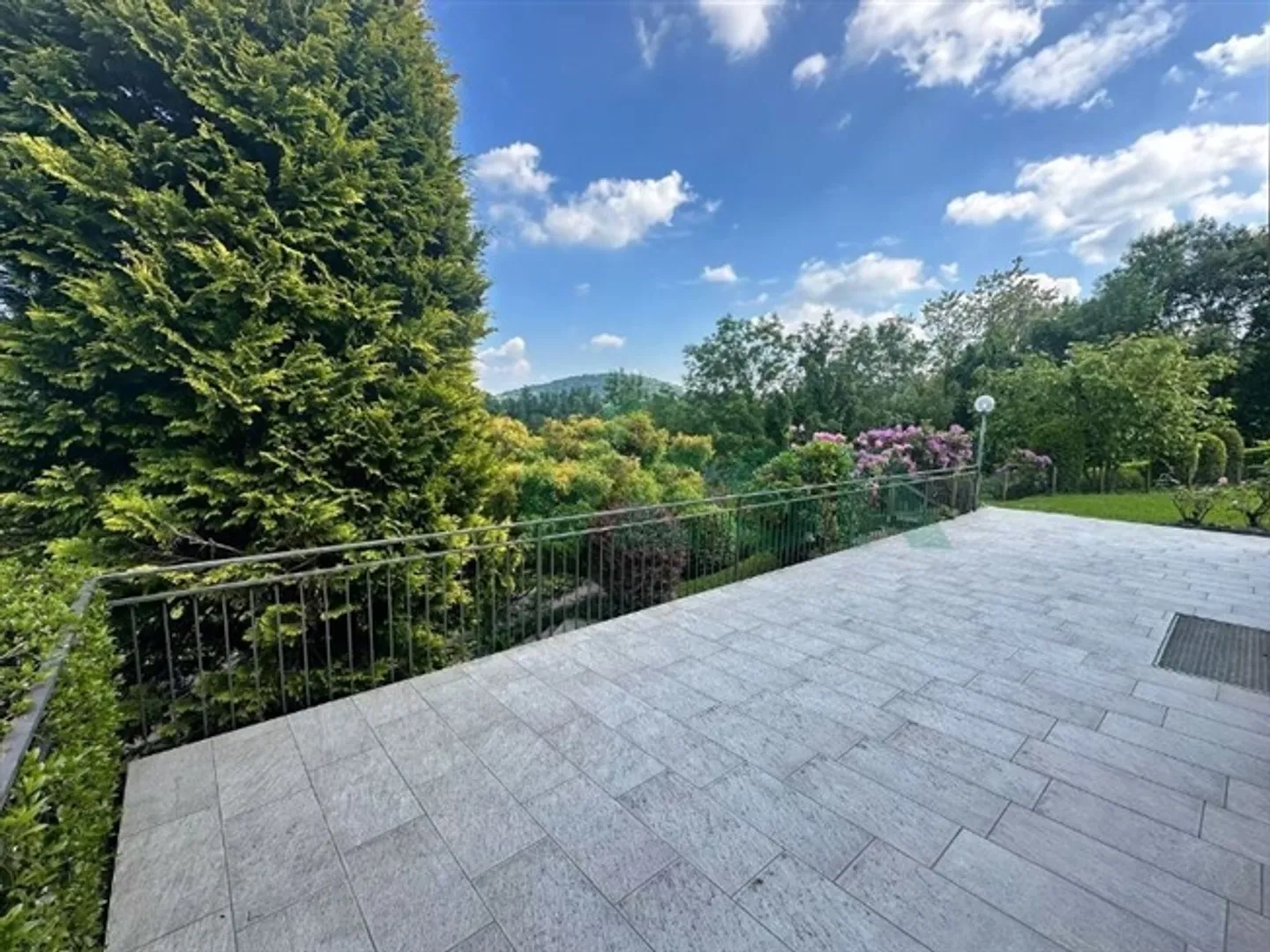 «Charmante Villa mit harmonischen und modernen Linien, umgeben von Weinbergen» - Foto 12 von 13