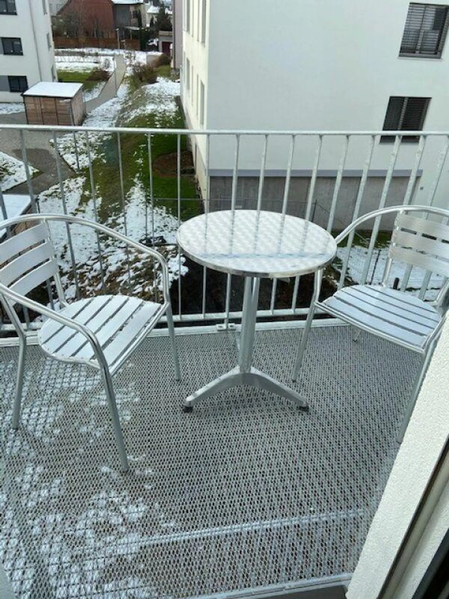 Charmant appartement meublé avec balcon dans une petite résidence - Photo 6 sur 6