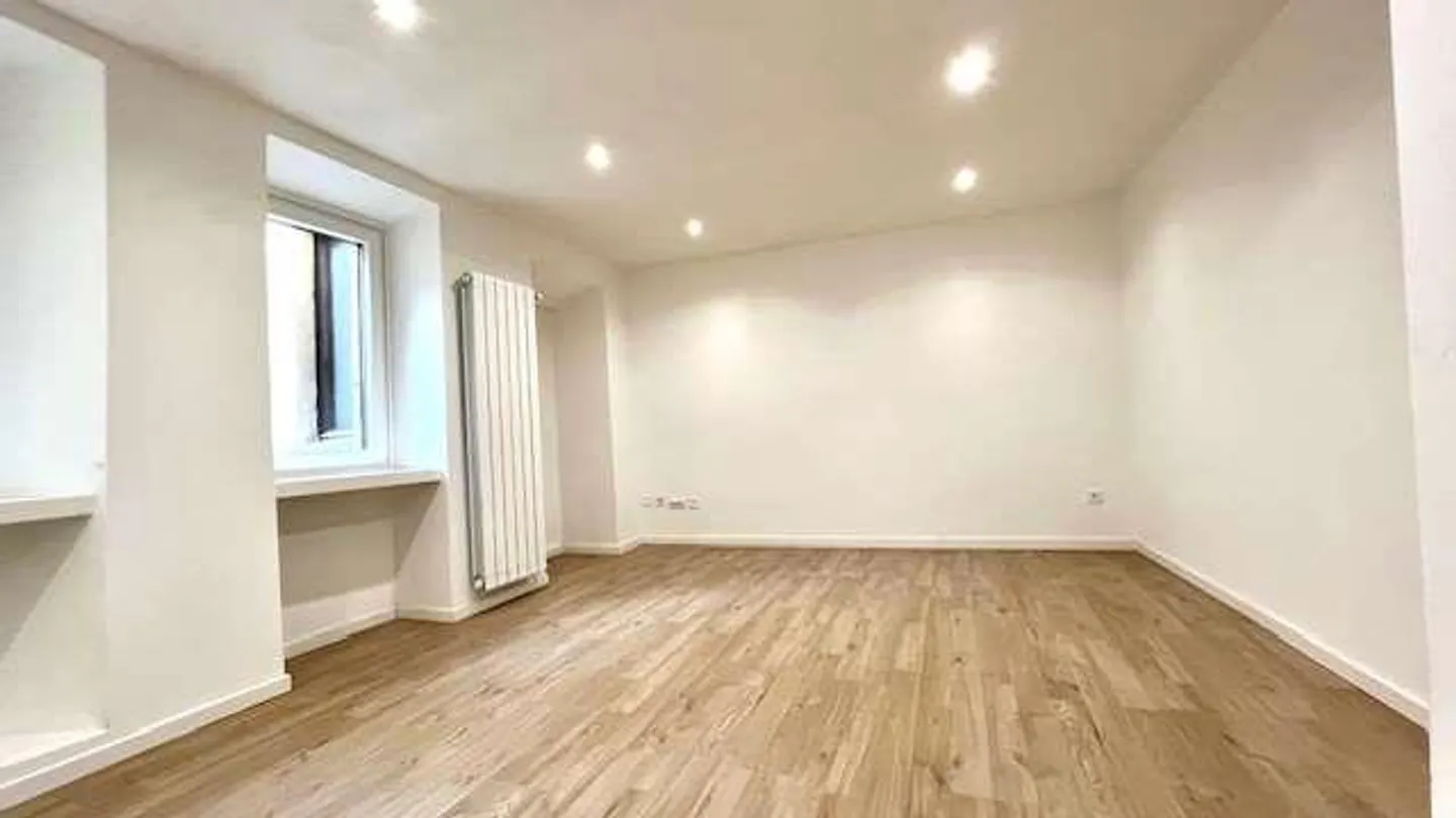 Haus im Kern in der Nähe des Sees - Foto 1 von 13