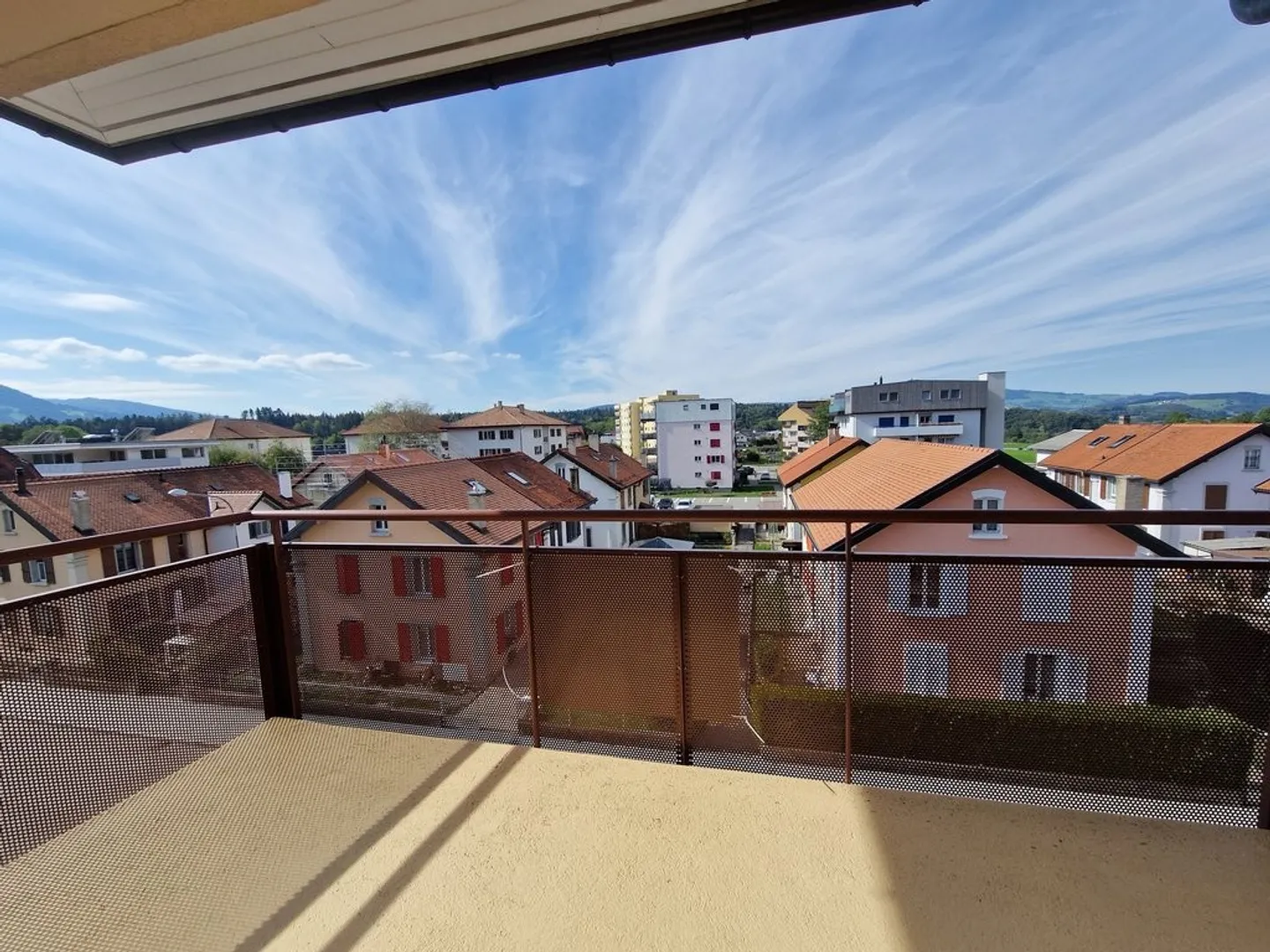 Appartement 3,5 pièces pour CHF 1'470.-/mois charges comprises - Photo 2 sur 10