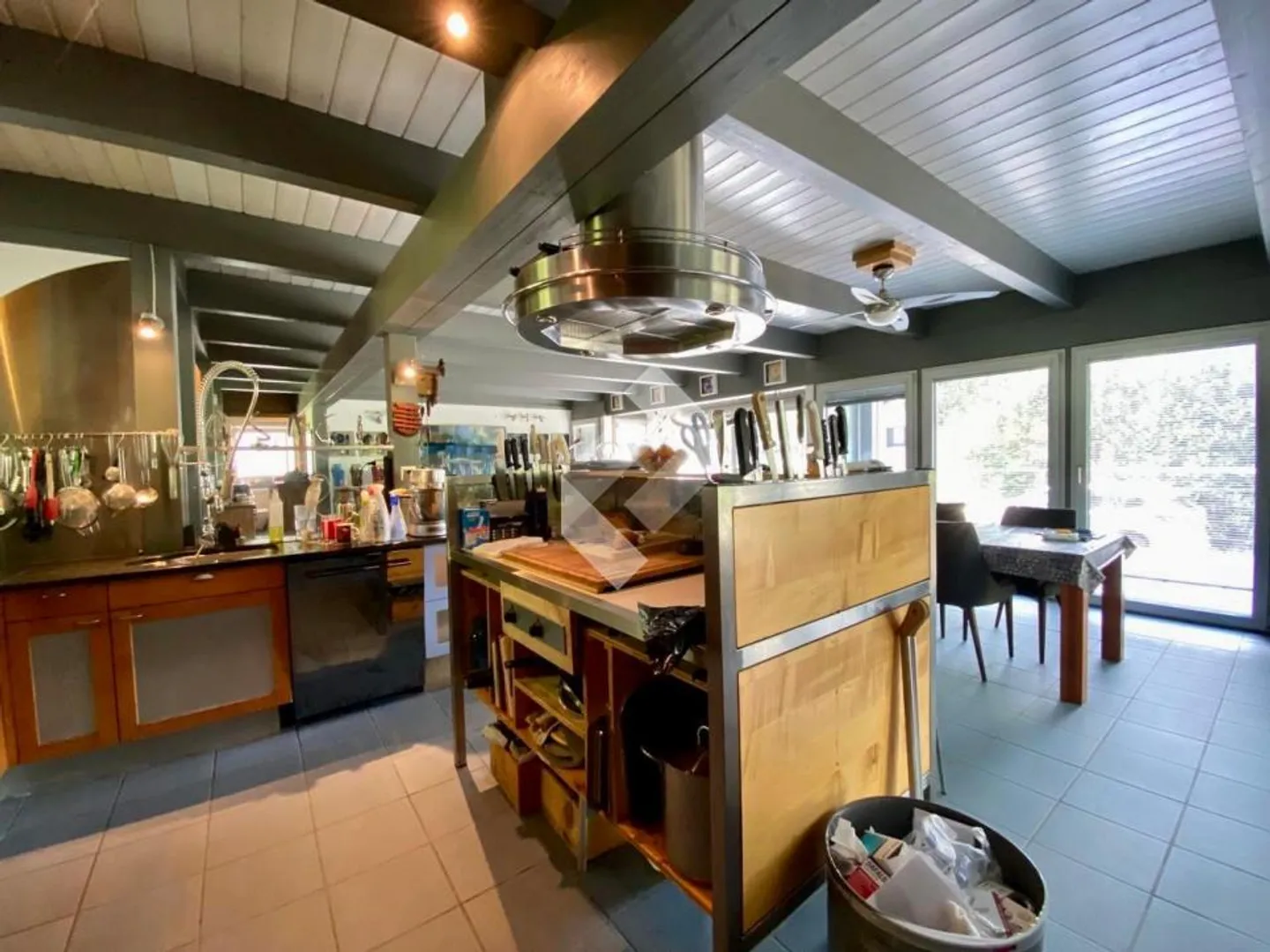 Villa indipendente dell'architetto al confine della foresta - Foto 8 di 13