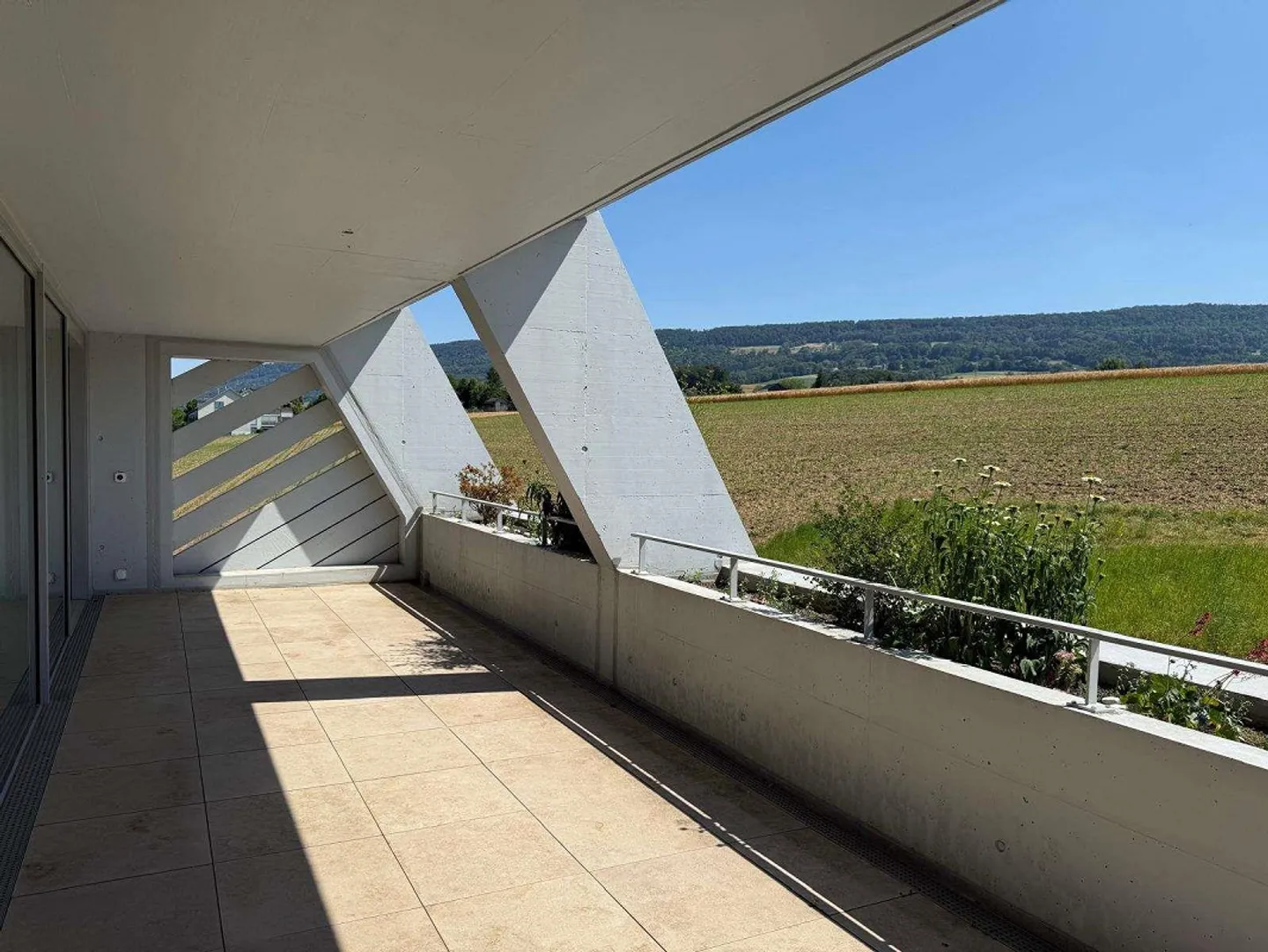 Arriver et respirer : Appartement moderne de 4,5 pièces avec vue dégagée... - Photo 9 sur 26