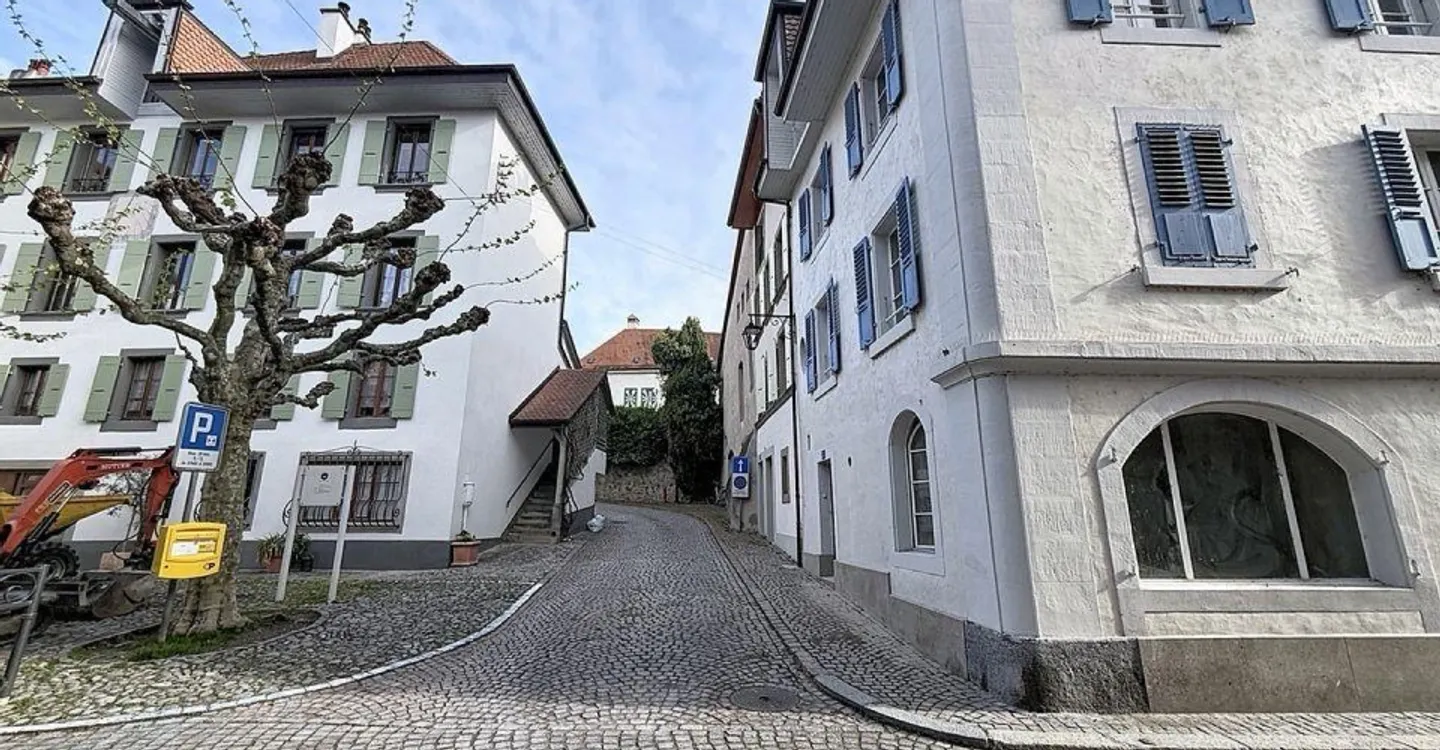 LUTRY BOURG - Eine privilegierte Adresse nur wenige Schritte vom See entfernt | Gebäude mit hohem Potenzial - Foto 8 von 9