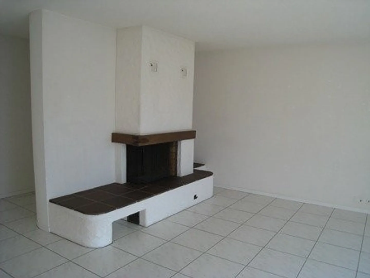 Charming 4.5-Room Apartment - Photo 2 of 6