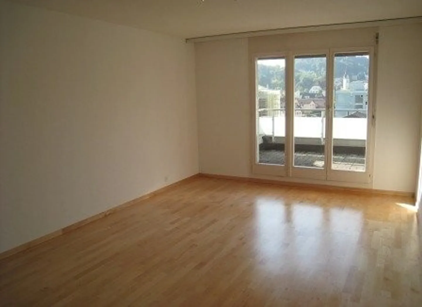 Charming 4.5-Room Apartment - Photo 3 of 6
