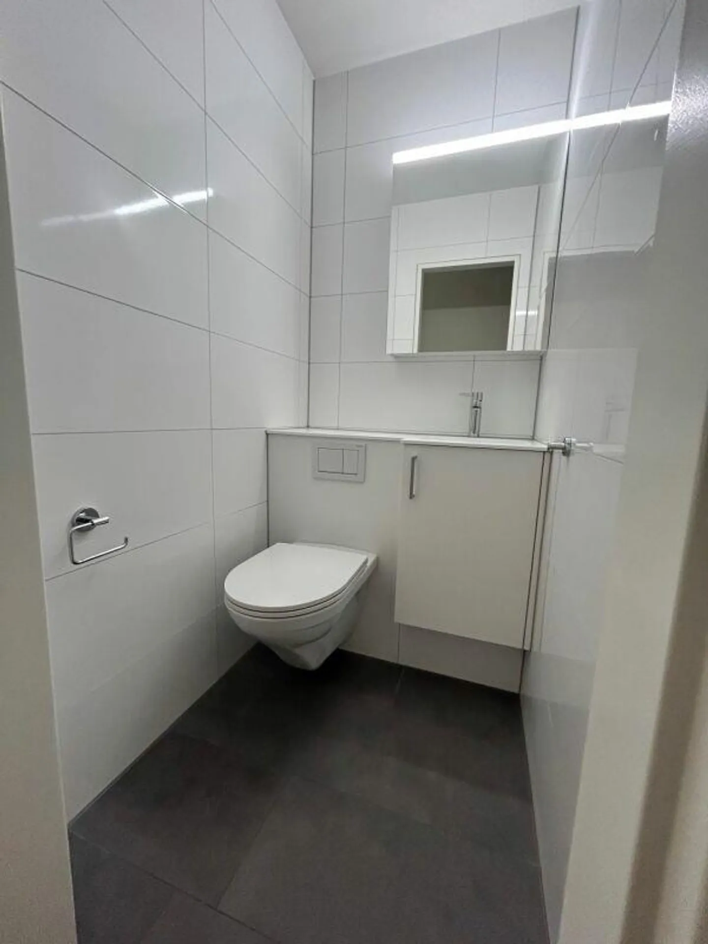 Renovated 4-Room Apartment - Photo 5 of 14