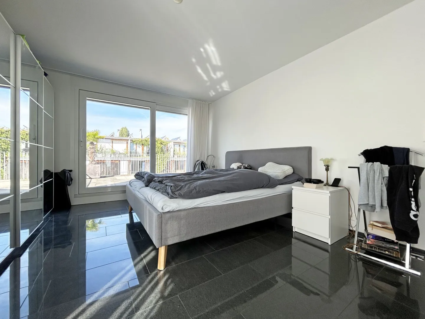 4.5-room penthouse apartment with large terrace in a quiet location - Photo 5 of 9
