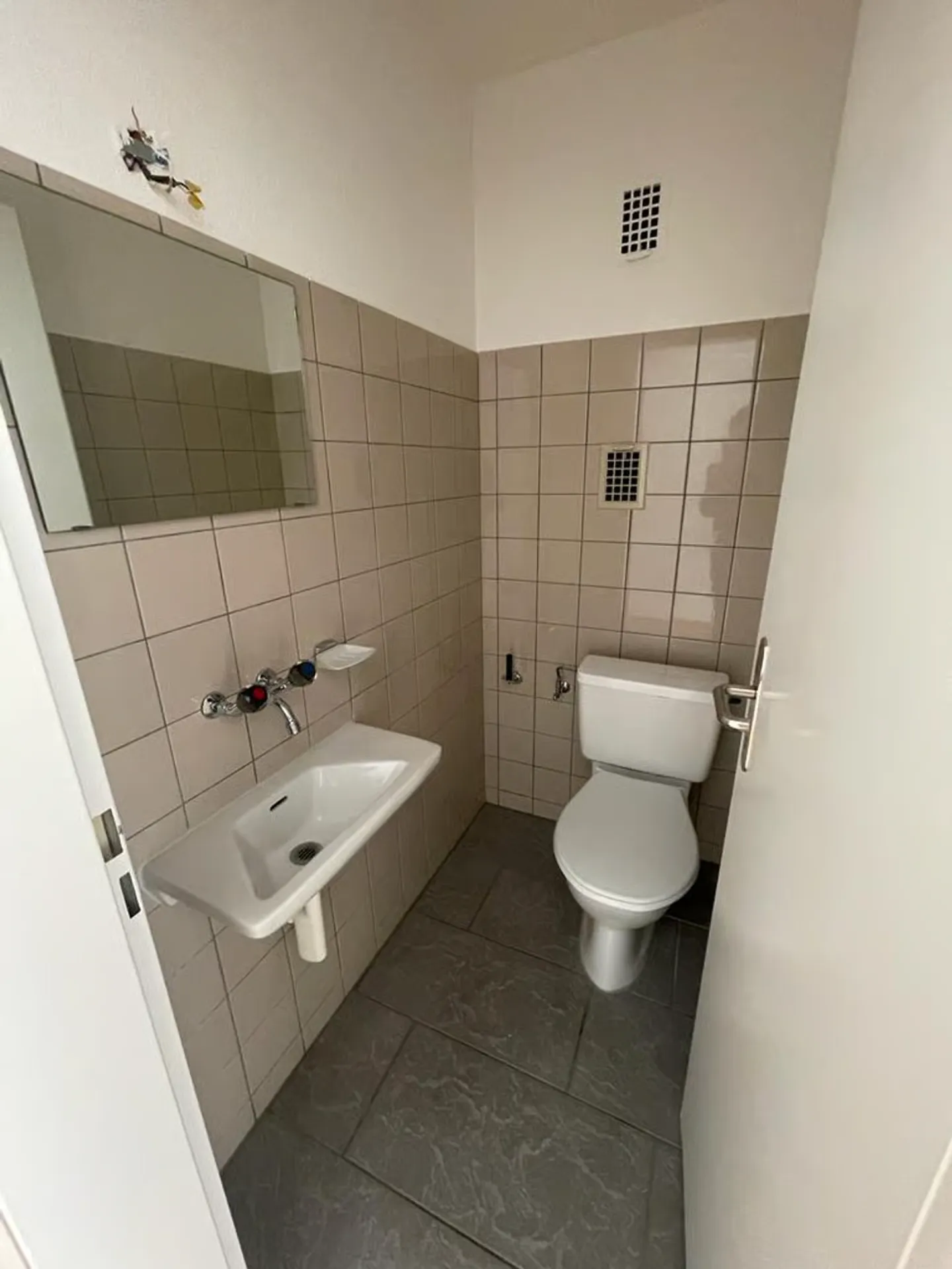 Spacious 5.5-room apartment in Ipsach - Photo 5 of 12