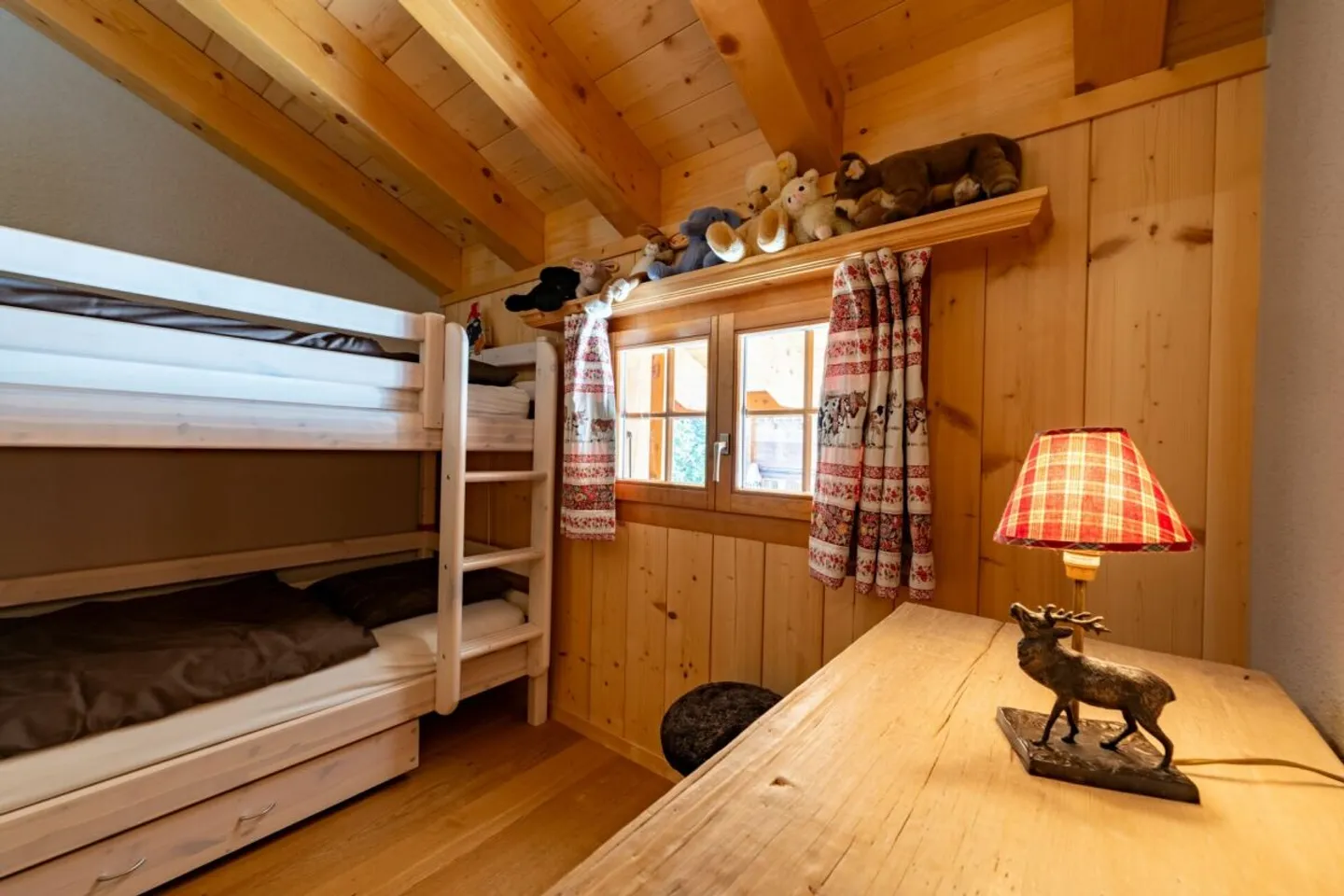 Magnificent 6.5-room chalet in Crans-Montana - Photo 10 of 15