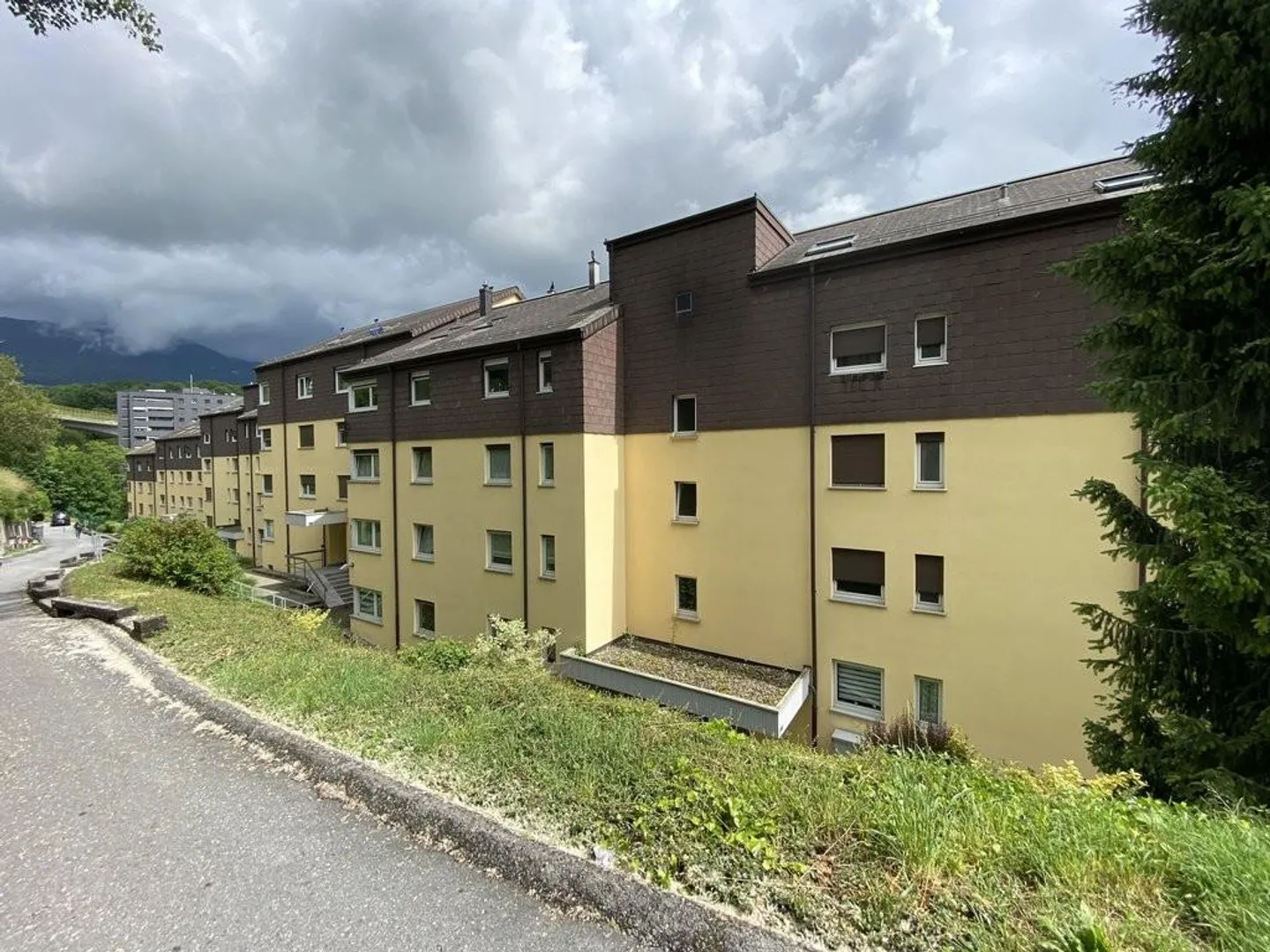 Interamente ristrutturato con vista sul lago! - Foto 1 di 11