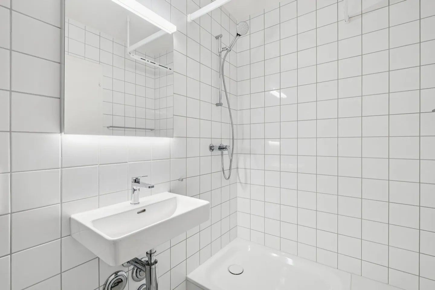 LOUER SANS CAUTION - Appartement moderne rénové avec une atmosphère lumineuse - Photo 7 sur 7