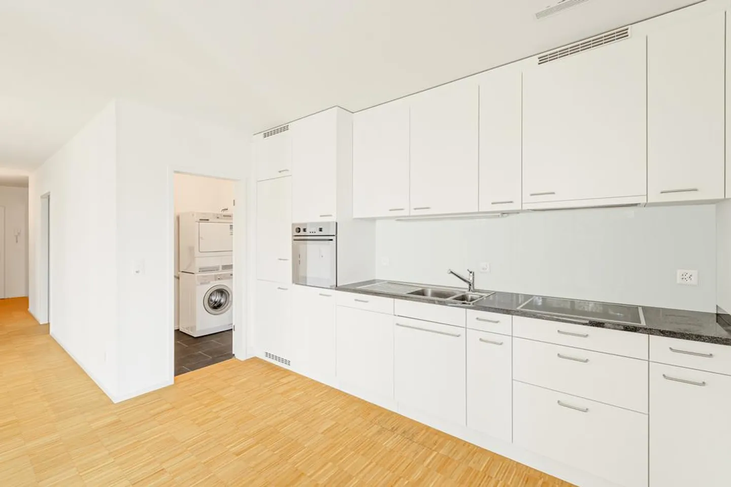 Moderne Wohnung mit Loggia - Foto 2 von 7
