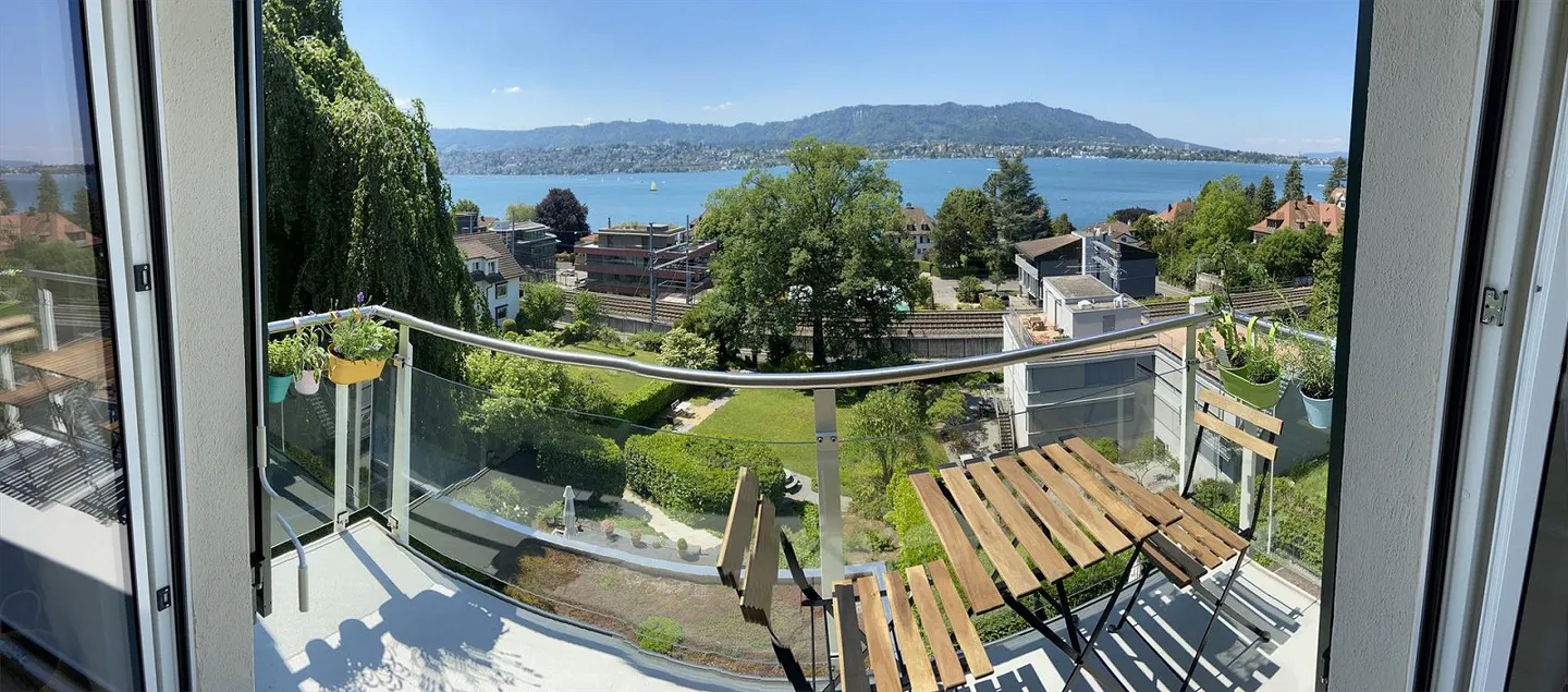 Exclusive 2.5-room penthouse apartment with unique lake view - Photo 12 of 13