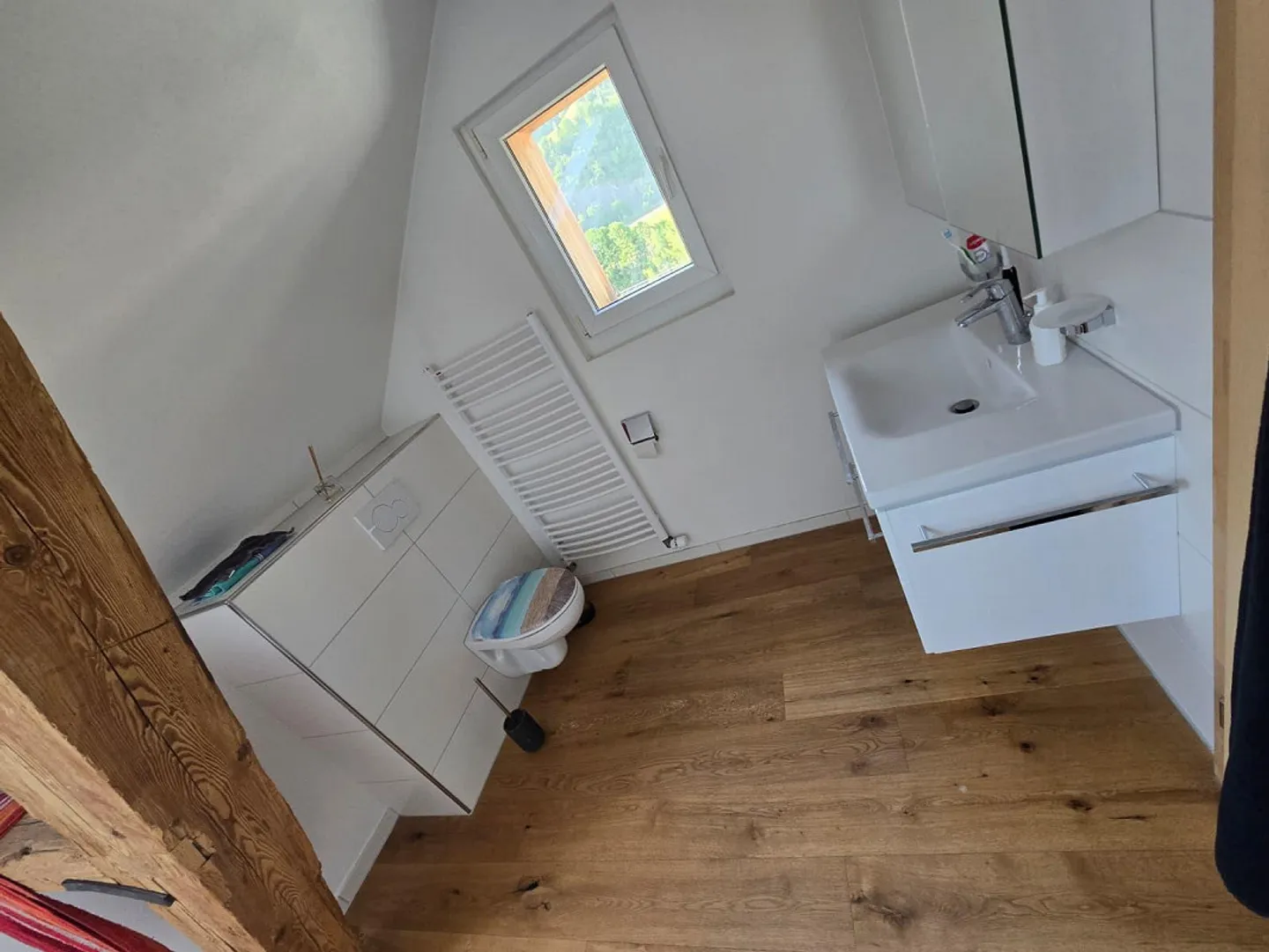 Roommate wanted for new shared apartment in beautiful 2-story flat. - Photo 8 of 12