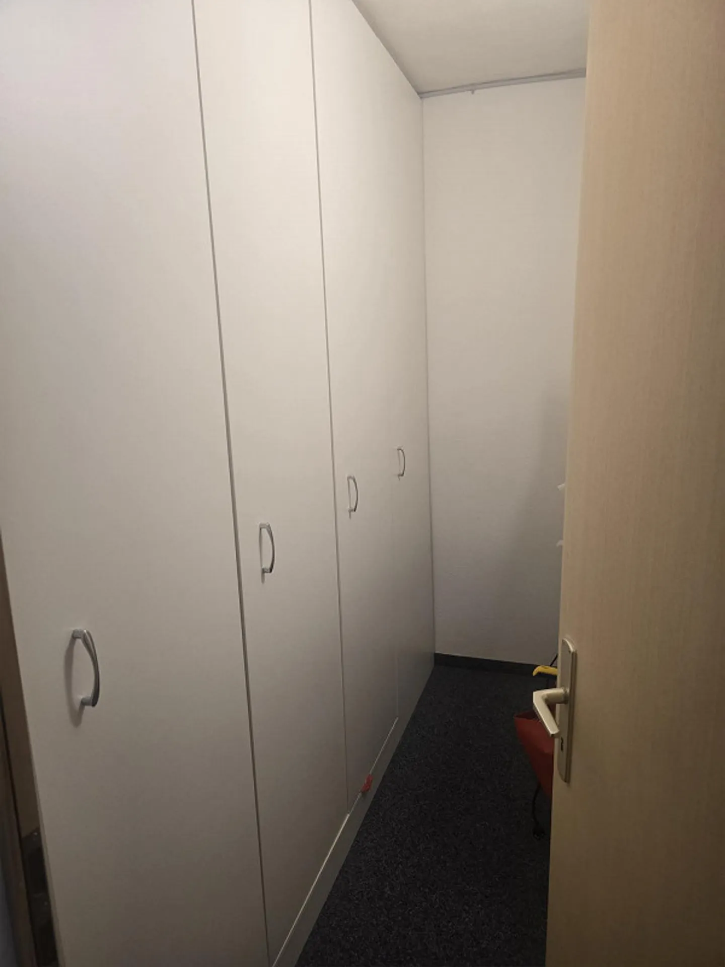 Roommate wanted for new shared apartment in beautiful 2-story flat. - Photo 1 of 12
