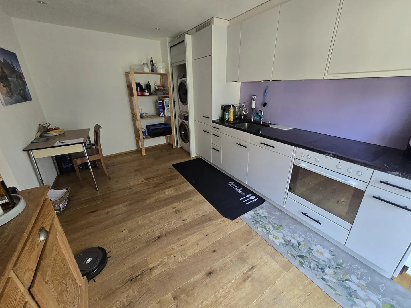 Roommate wanted for new shared apartment in beautiful 2-story flat. - Photo 4 of 12